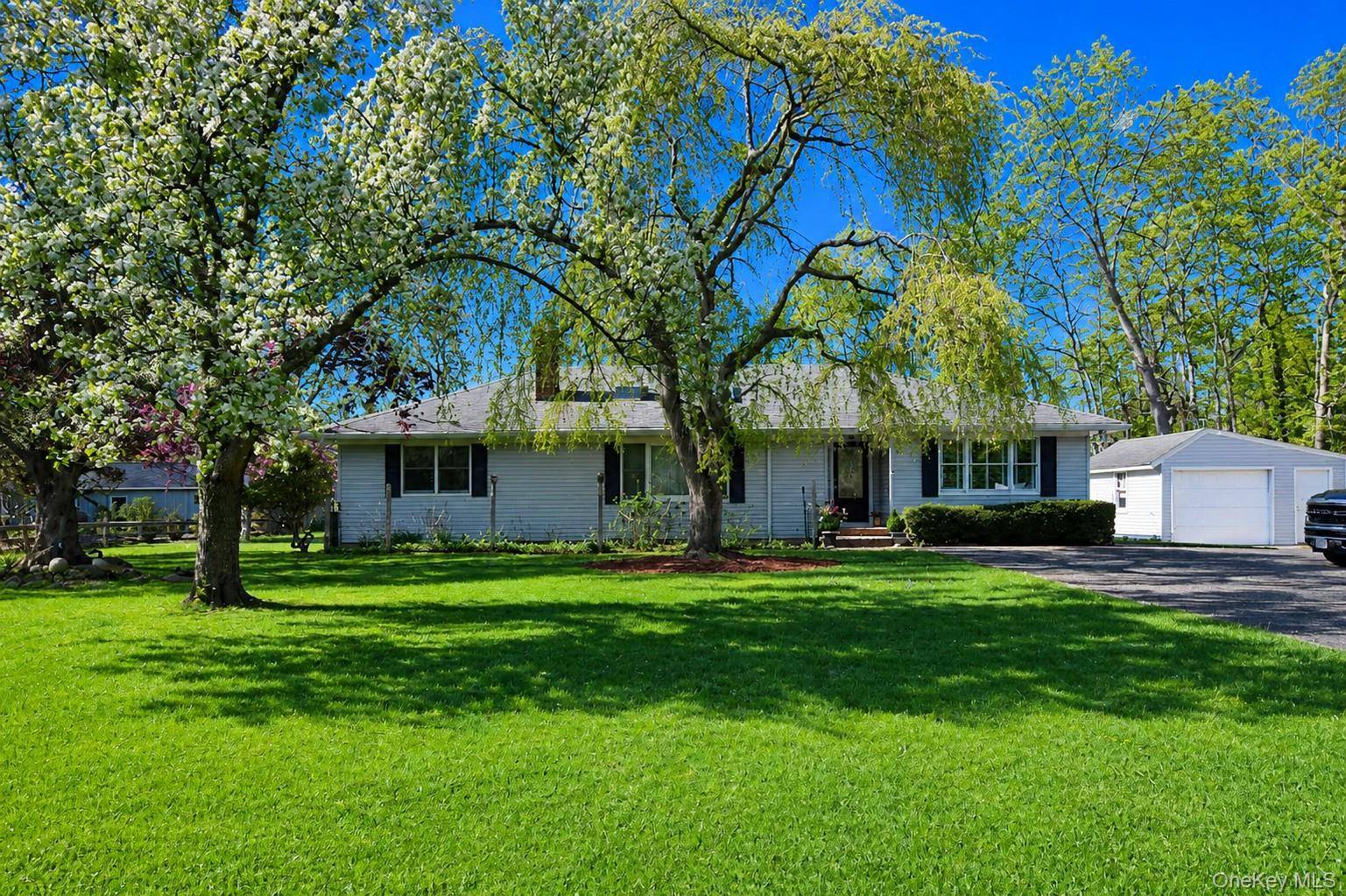 Casa com 3 Quartos à Venda em Brookhaven - Nova Iorque - EUA - 1