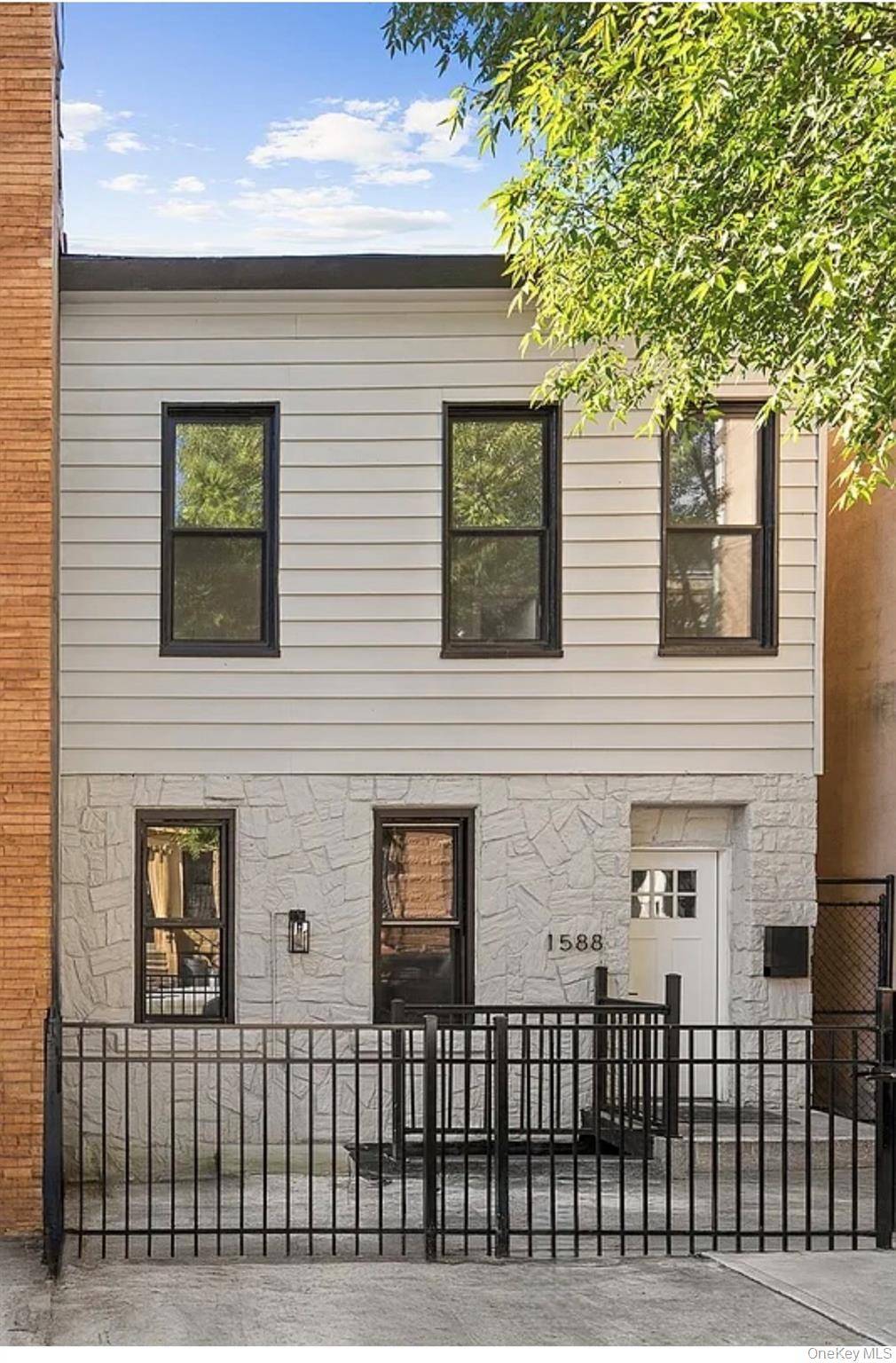 Casa com 3 Quartos à Venda em Brooklyn - Nova Iorque - EUA - 1