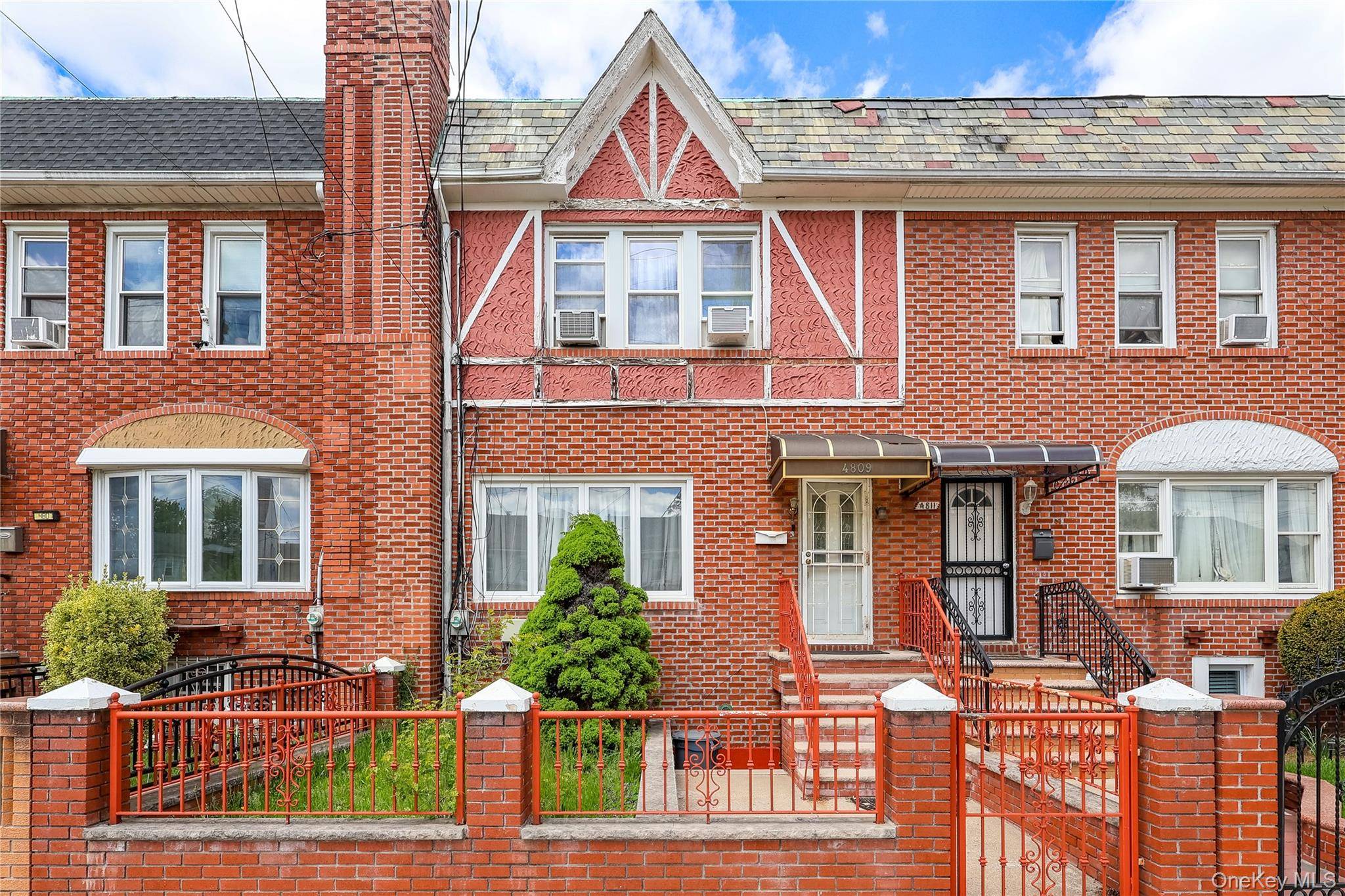 Casa com 3 Quartos à Venda em Brooklyn - Nova Iorque - EUA - 1
