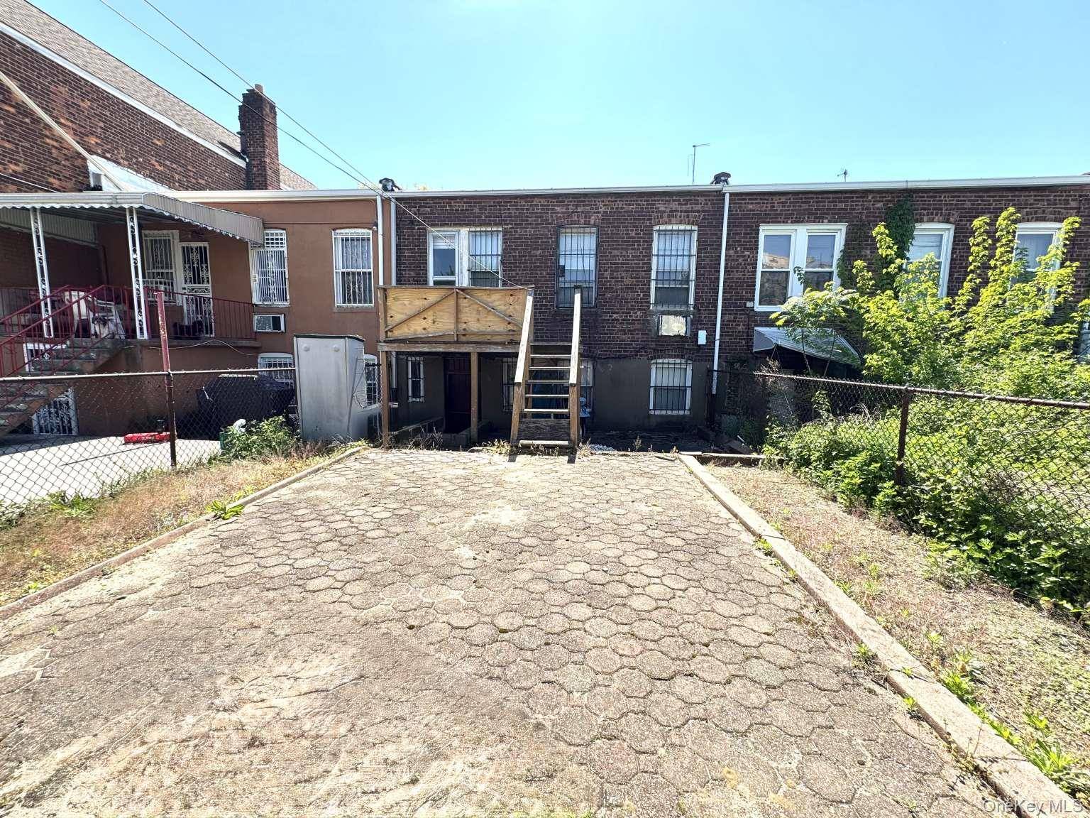 Casa com 3 Quartos à Venda em Brooklyn - Nova Iorque - EUA - 2