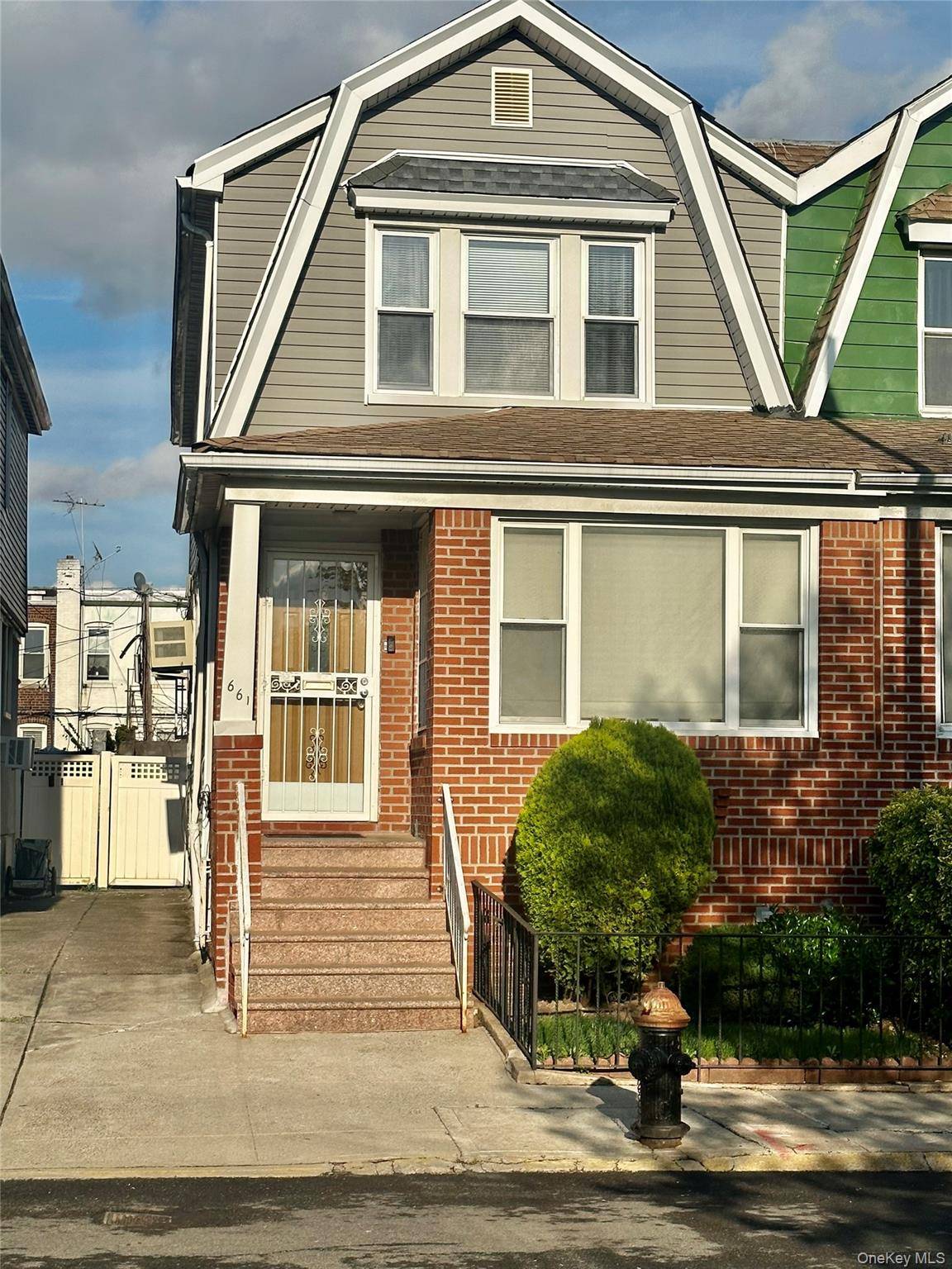 Casa com 3 Quartos à Venda em Brooklyn - Nova Iorque - EUA - 1