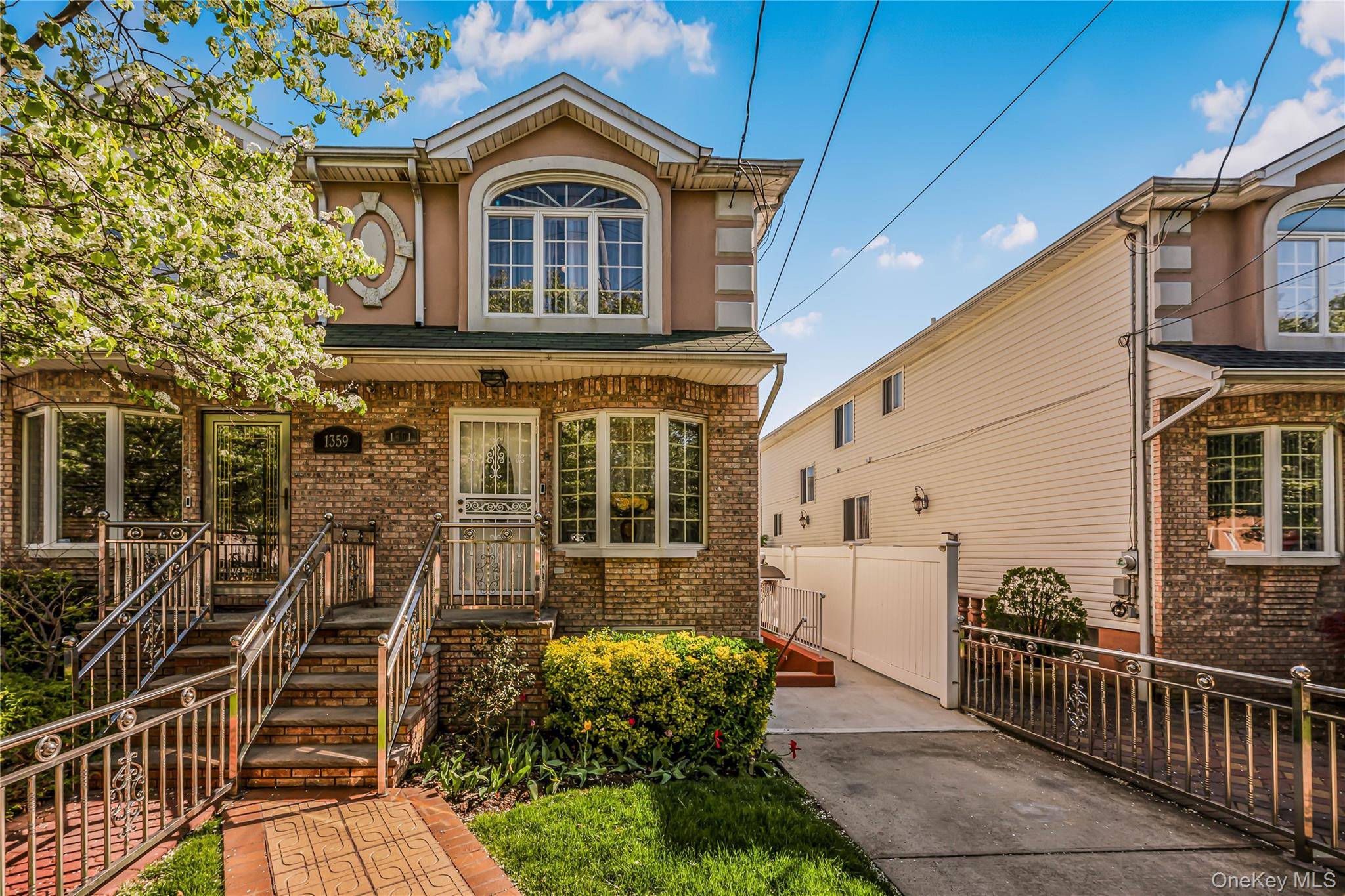 Casa com 3 Quartos à Venda em Brooklyn - Nova Iorque - EUA - 2