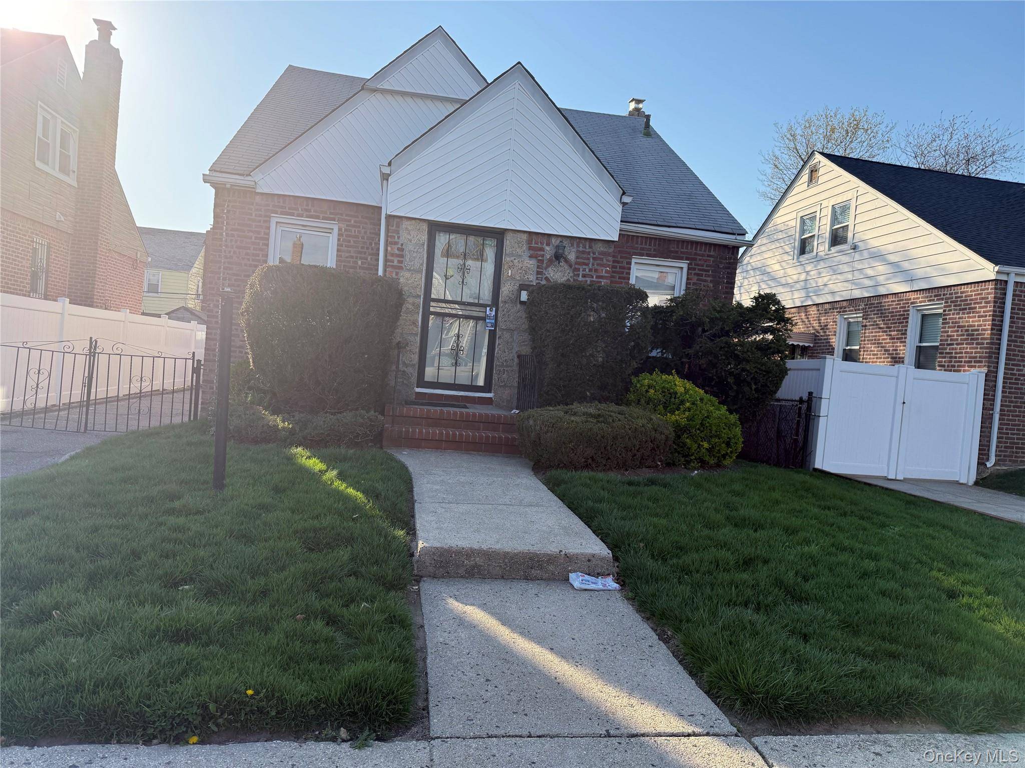 3 Bedroom Home for Sale in Cambria Heights - New York - USA - 1