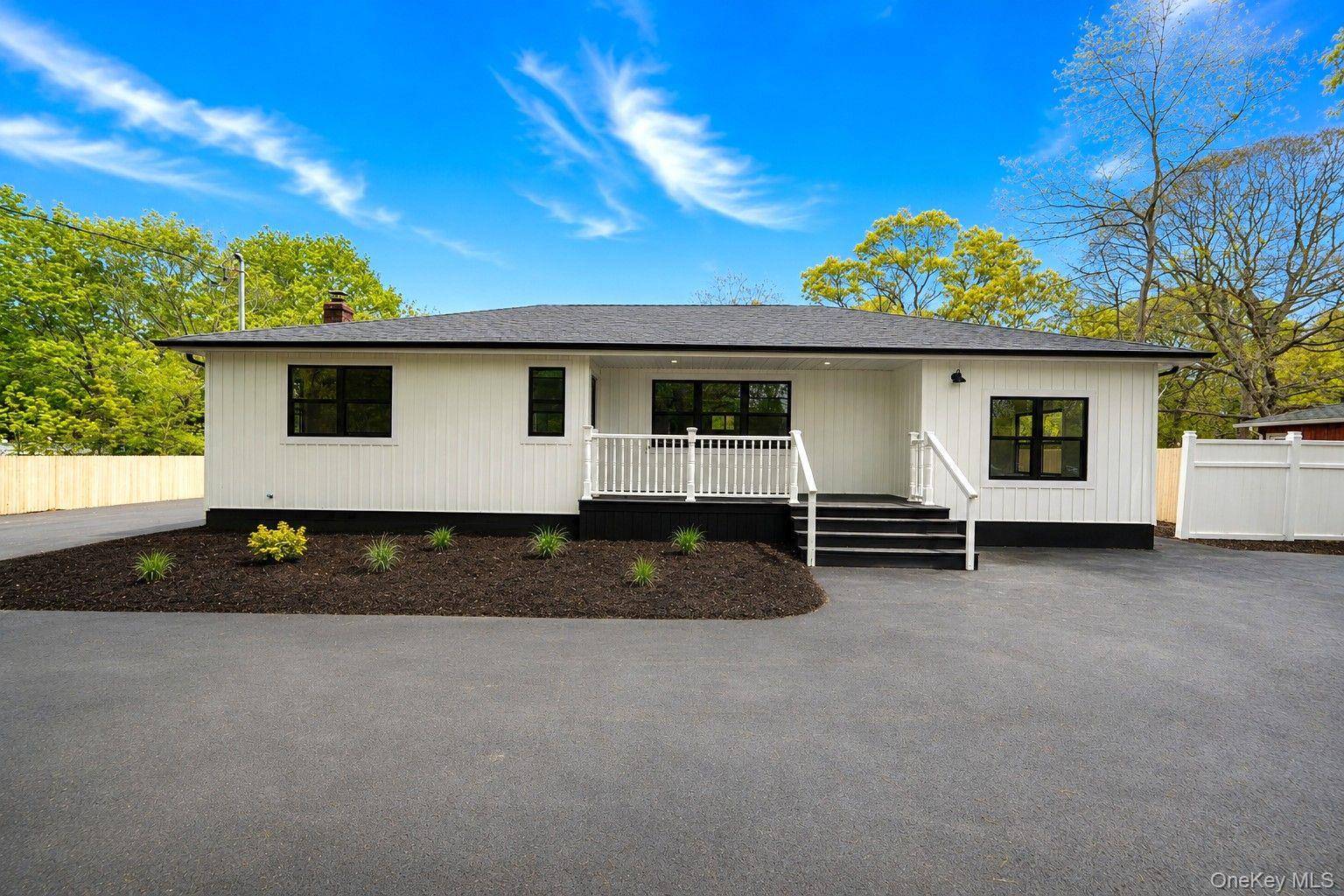 Casa com 3 Quartos à Venda em Center Moriches - Nova Iorque - EUA - 3