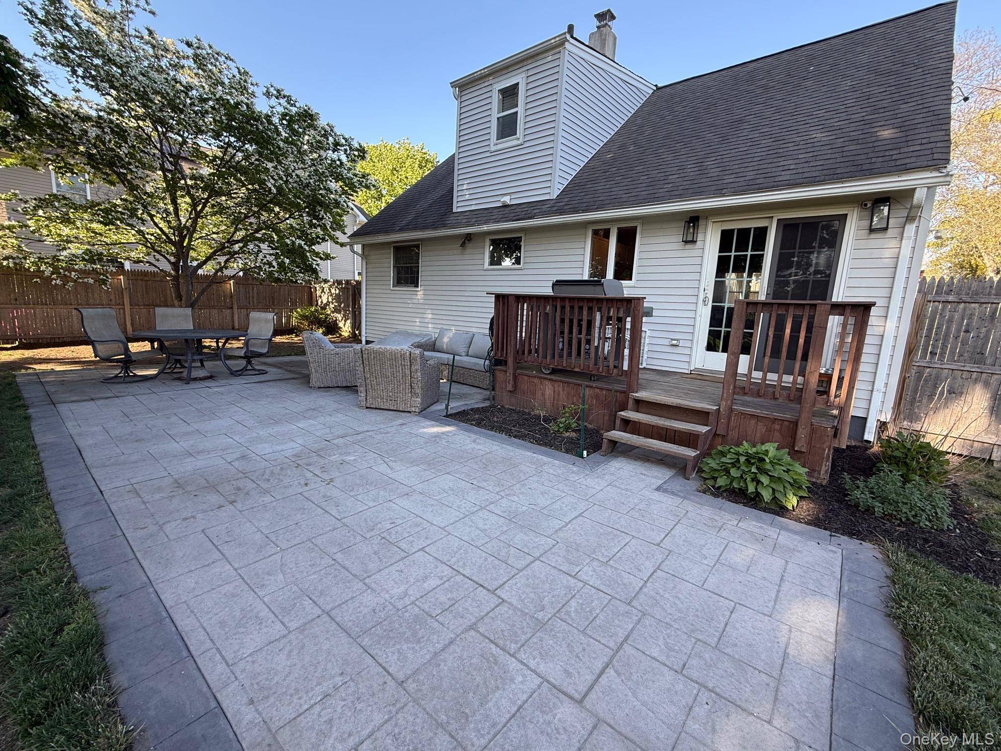 3 Bedroom Home for Sale in Centereach - New York - USA - 4