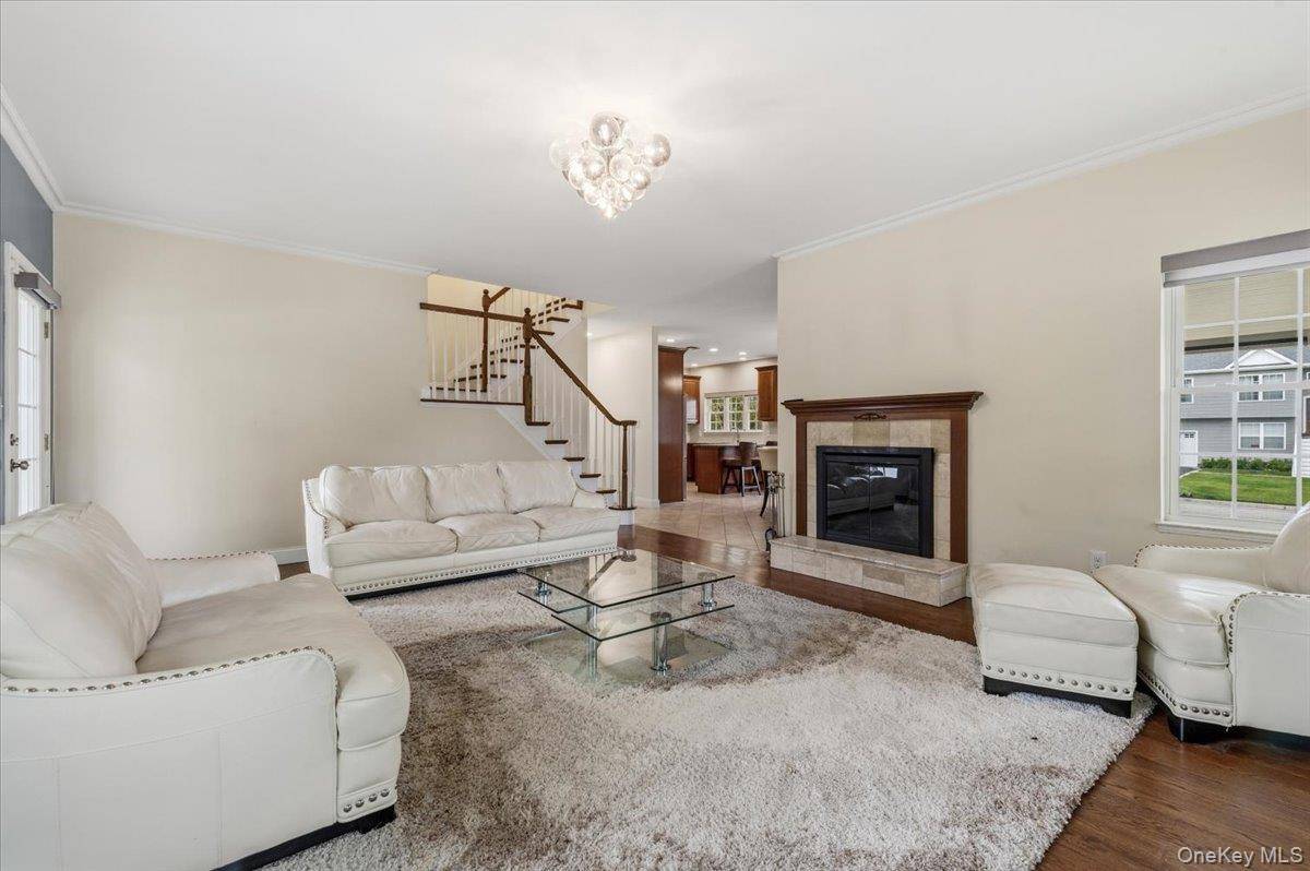 Casa com 3 Quartos à Venda em Centereach - Nova Iorque - EUA - 6