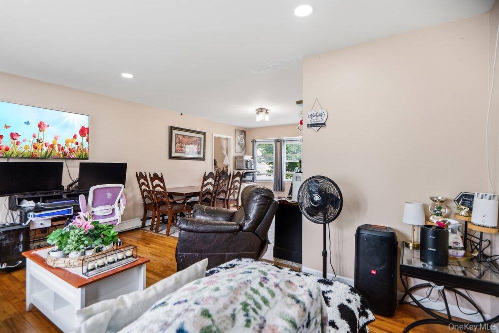Casa com 3 Quartos à Venda em Central Islip - Nova Iorque - EUA - 4