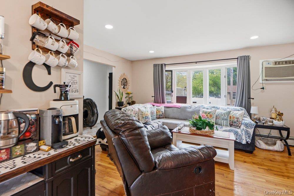 Casa com 3 Quartos à Venda em Central Islip - Nova Iorque - EUA - 5