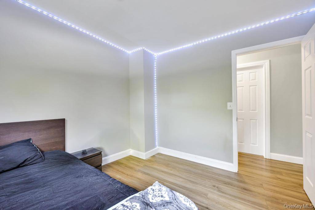 Casa com 3 Quartos à Venda em Central Islip - Nova Iorque - EUA - 7