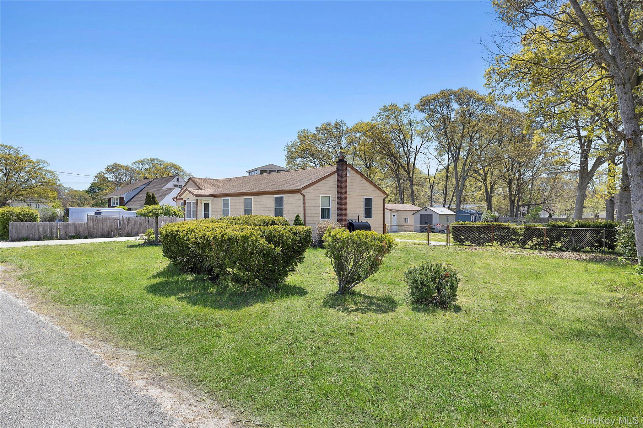 Casa de 3 Dormitorios en Venta en Central Islip - Nueva York - EE. UU. - 4