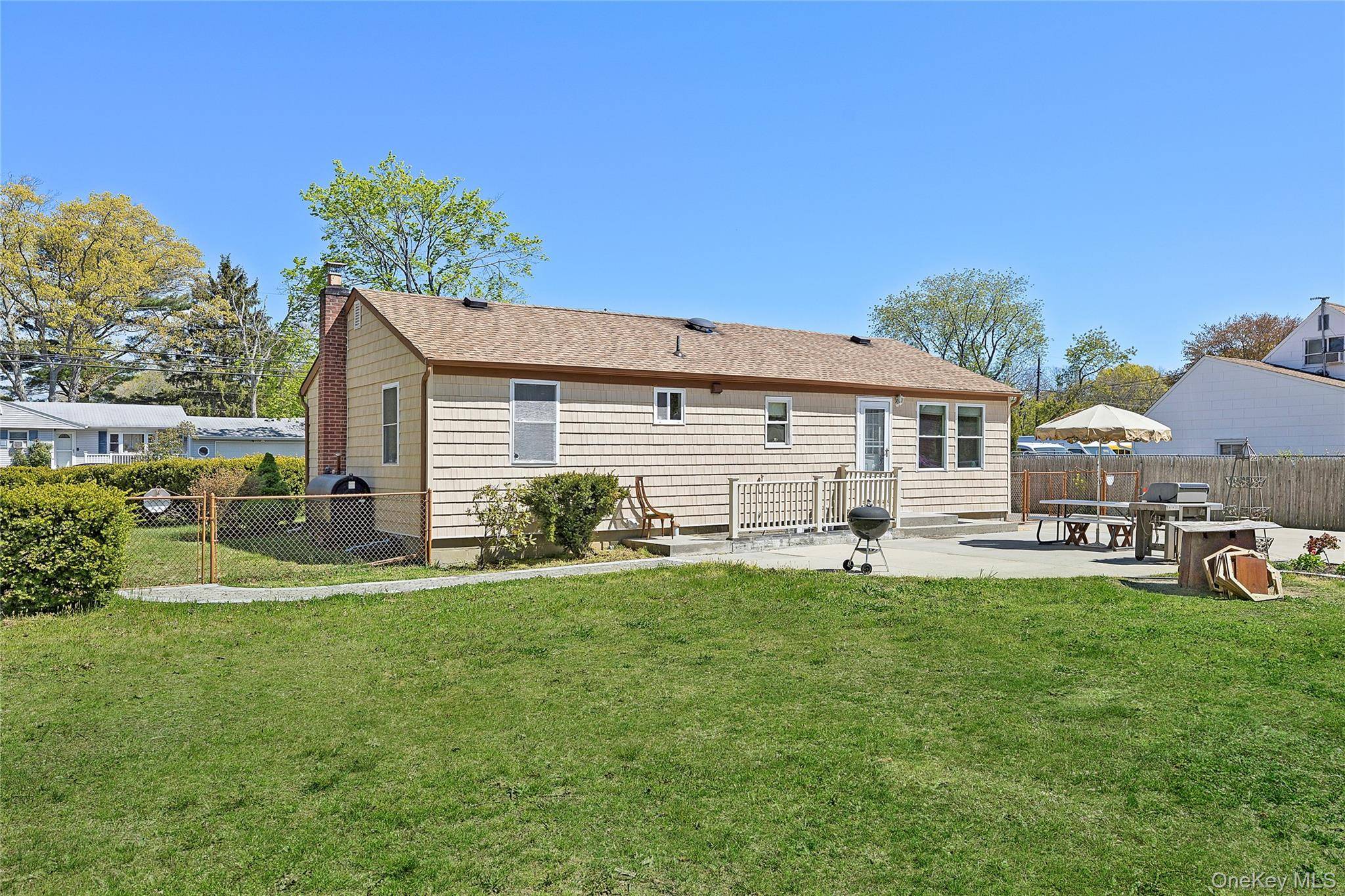 Casa de 3 Dormitorios en Venta en Central Islip - Nueva York - EE. UU. - 6