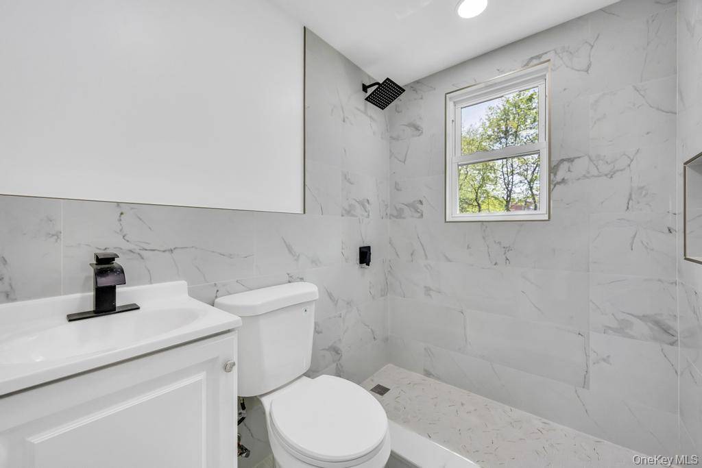 Casa com 3 Quartos à Venda em Central Islip - Nova Iorque - EUA - 5