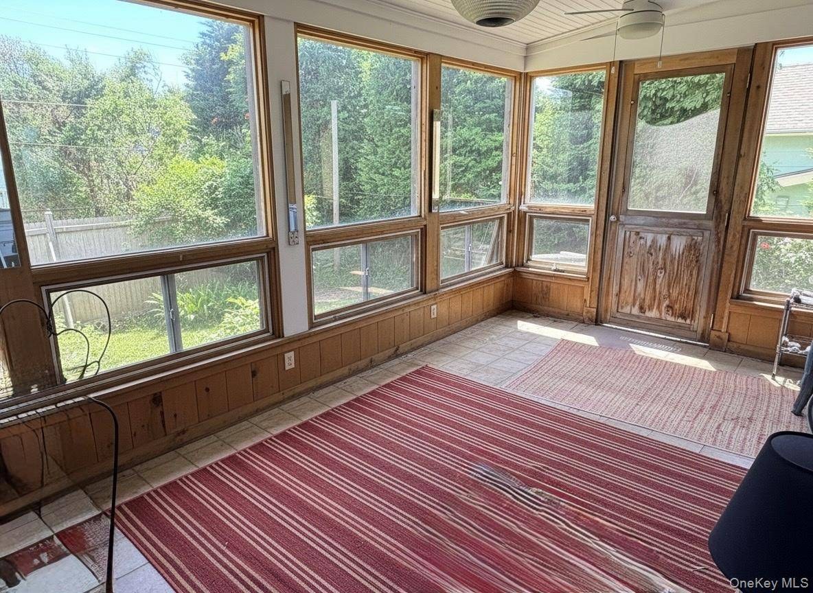 Casa com 3 Quartos à Venda em Cherry Grove - Nova Iorque - EUA - 3