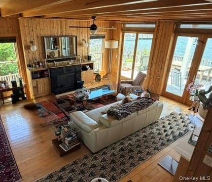Casa com 3 Quartos à Venda em Cherry Grove - Nova Iorque - EUA - 5