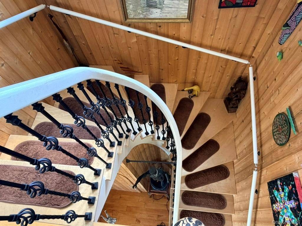 Casa com 3 Quartos à Venda em Cherry Grove - Nova Iorque - EUA - 8