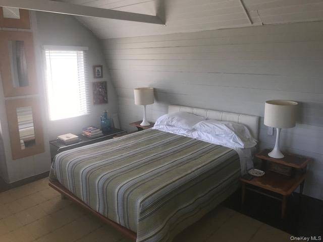 Casa com 3 Quartos à Venda em Cherry Grove - Nova Iorque - EUA - 8