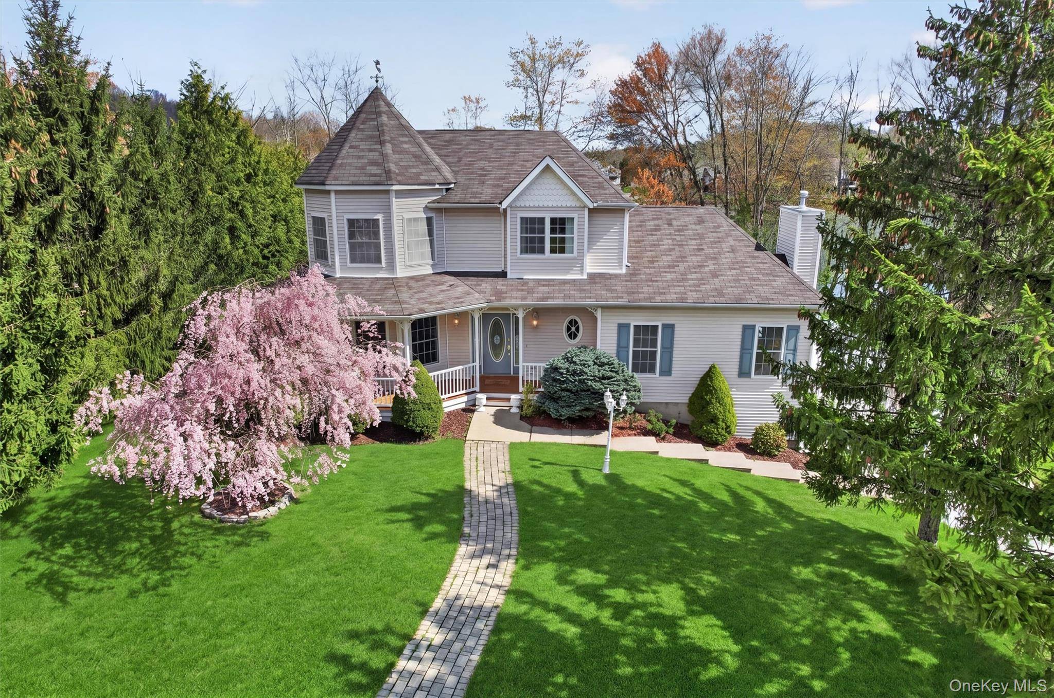 3 Bedroom Home for Sale in Chester - New York - USA - 3