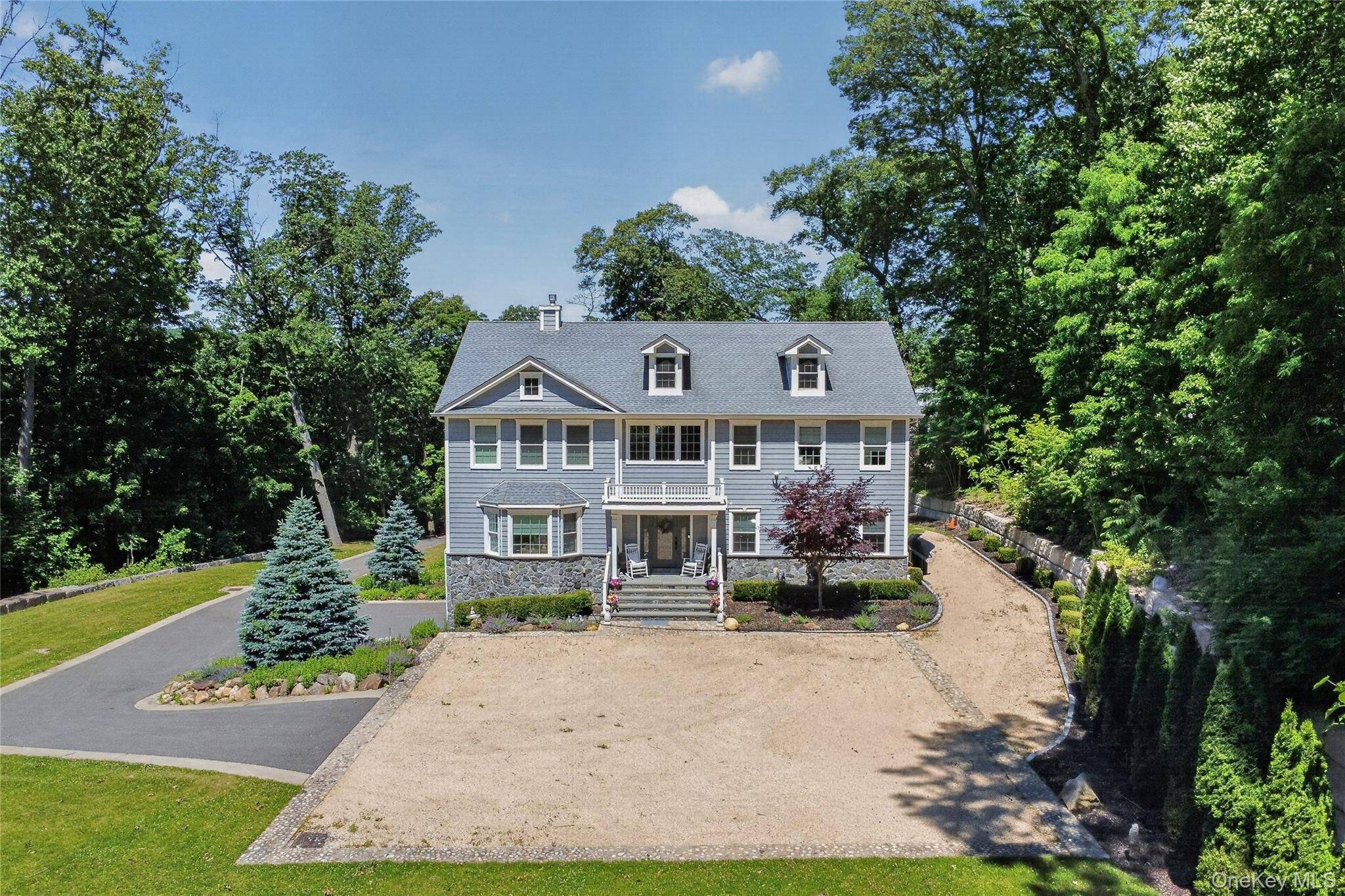 Casa com 3 Quartos à Venda em Cold Spring Harbor - Nova Iorque - EUA - 2