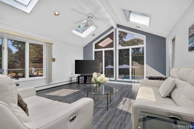 Casa com 3 Quartos à Venda em Cold Spring Harbor - Nova Iorque - EUA - 8