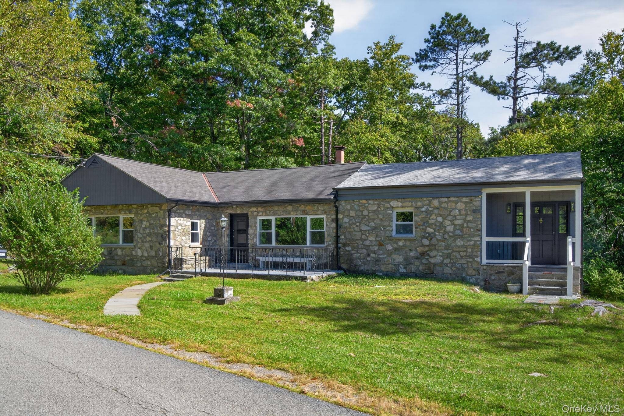 Casa com 3 Quartos à Venda em Cold Spring - Nova Iorque - EUA - 1
