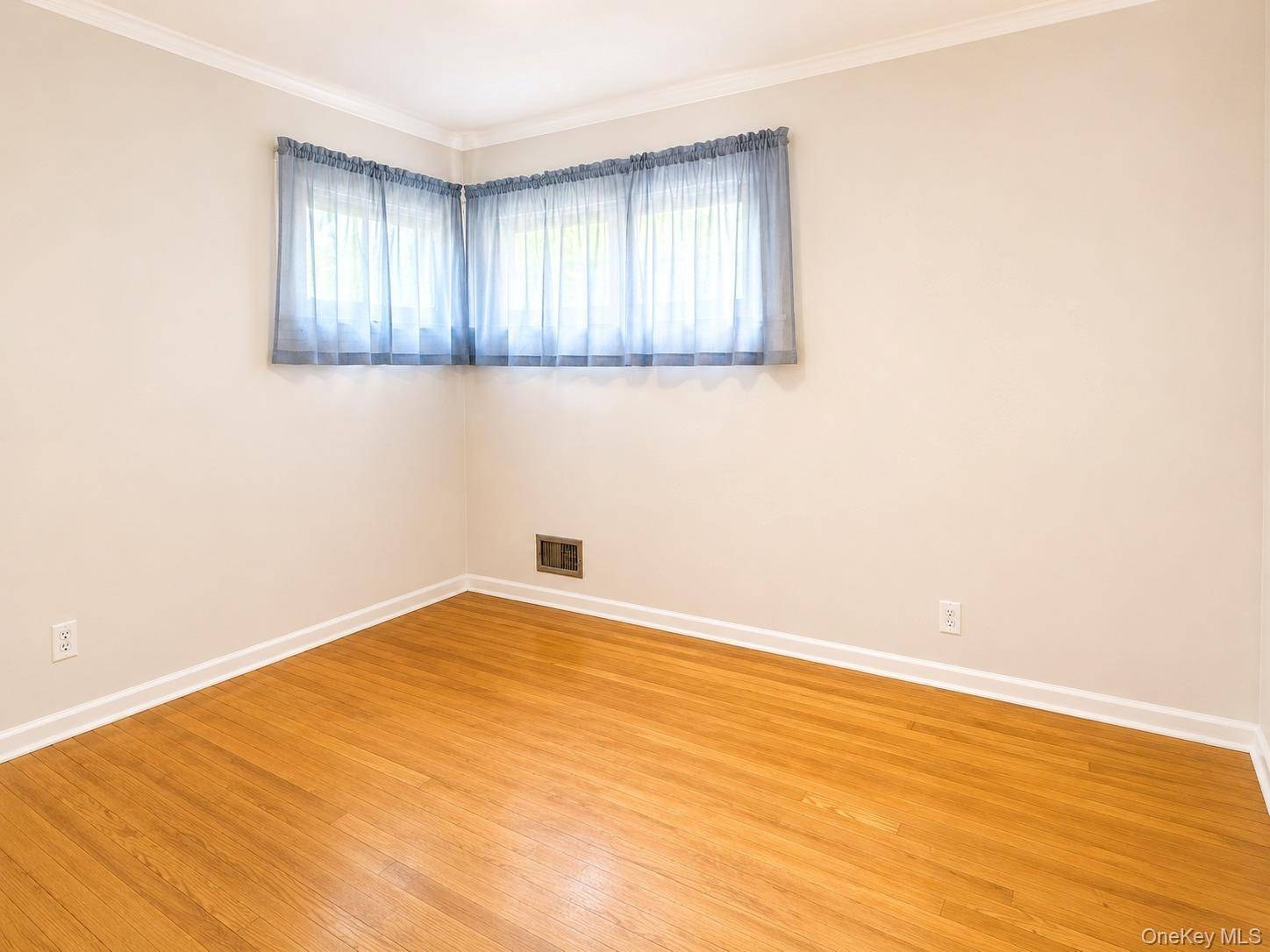Casa com 3 Quartos à Venda em College Point - Nova Iorque - EUA - 7