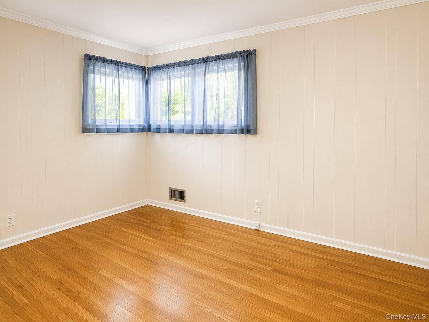 Casa com 3 Quartos à Venda em College Point - Nova Iorque - EUA - 8