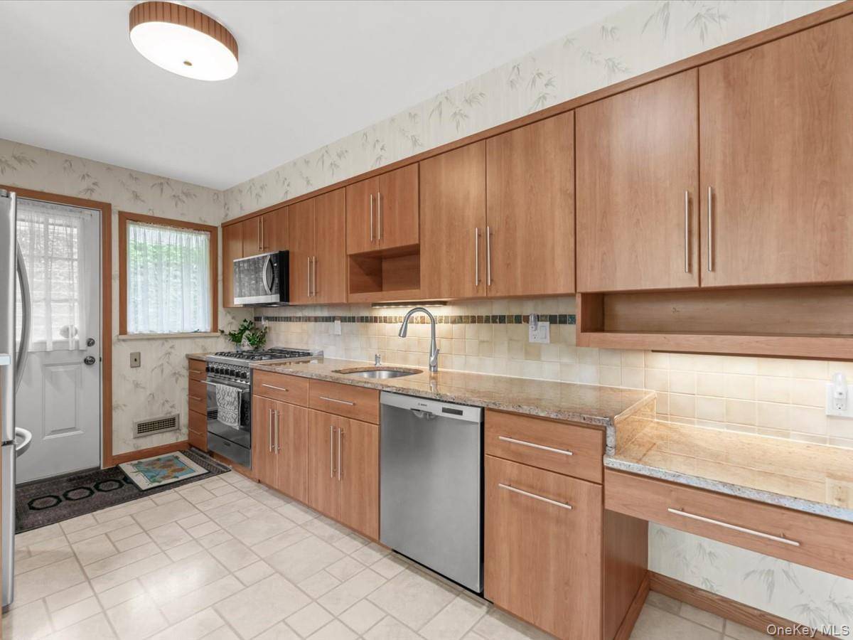 Casa com 3 Quartos à Venda em Commack - Nova Iorque - EUA - 6