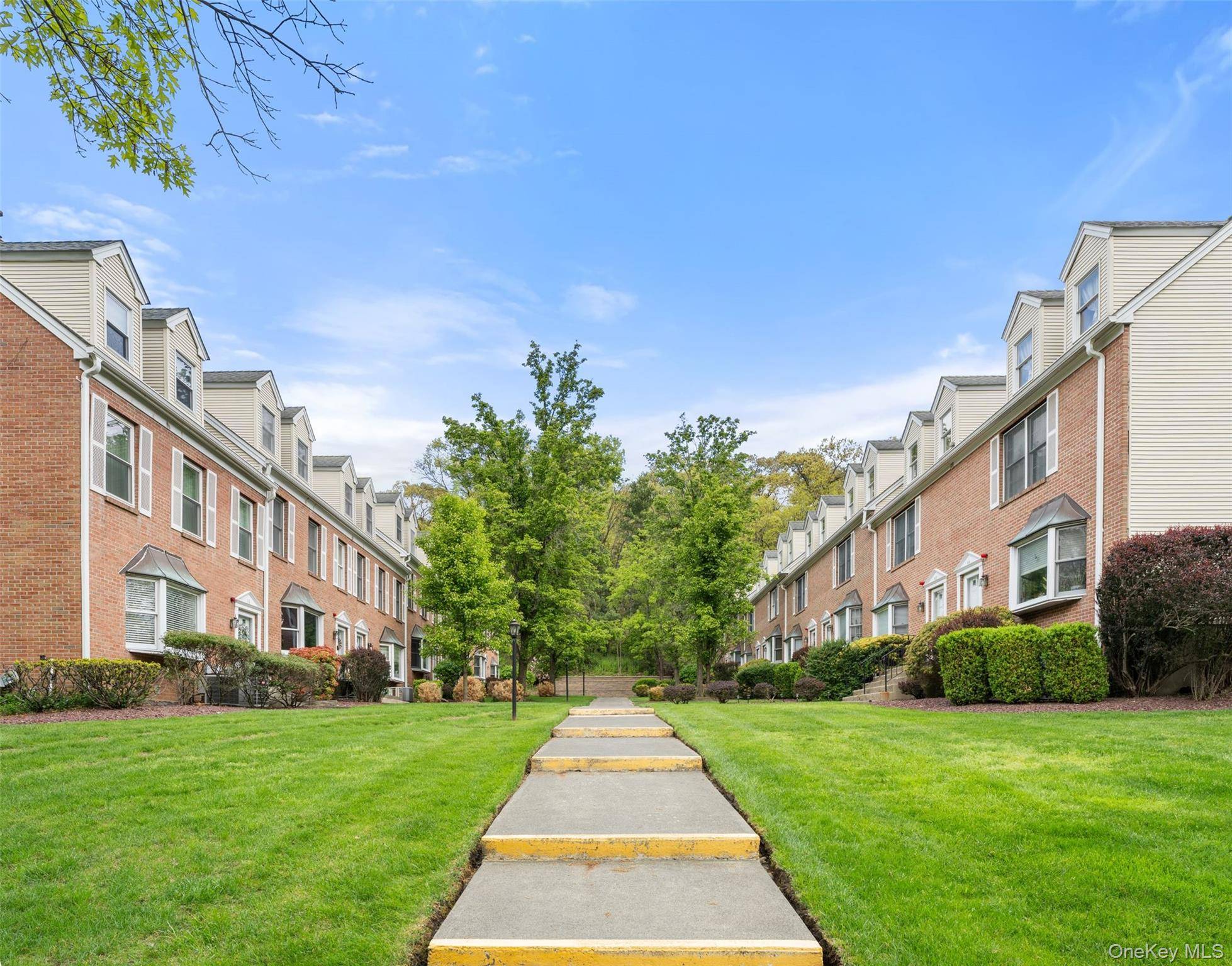 Casa de 3 Dormitorios en Venta en Congers, Nueva York, EE. UU. - 2