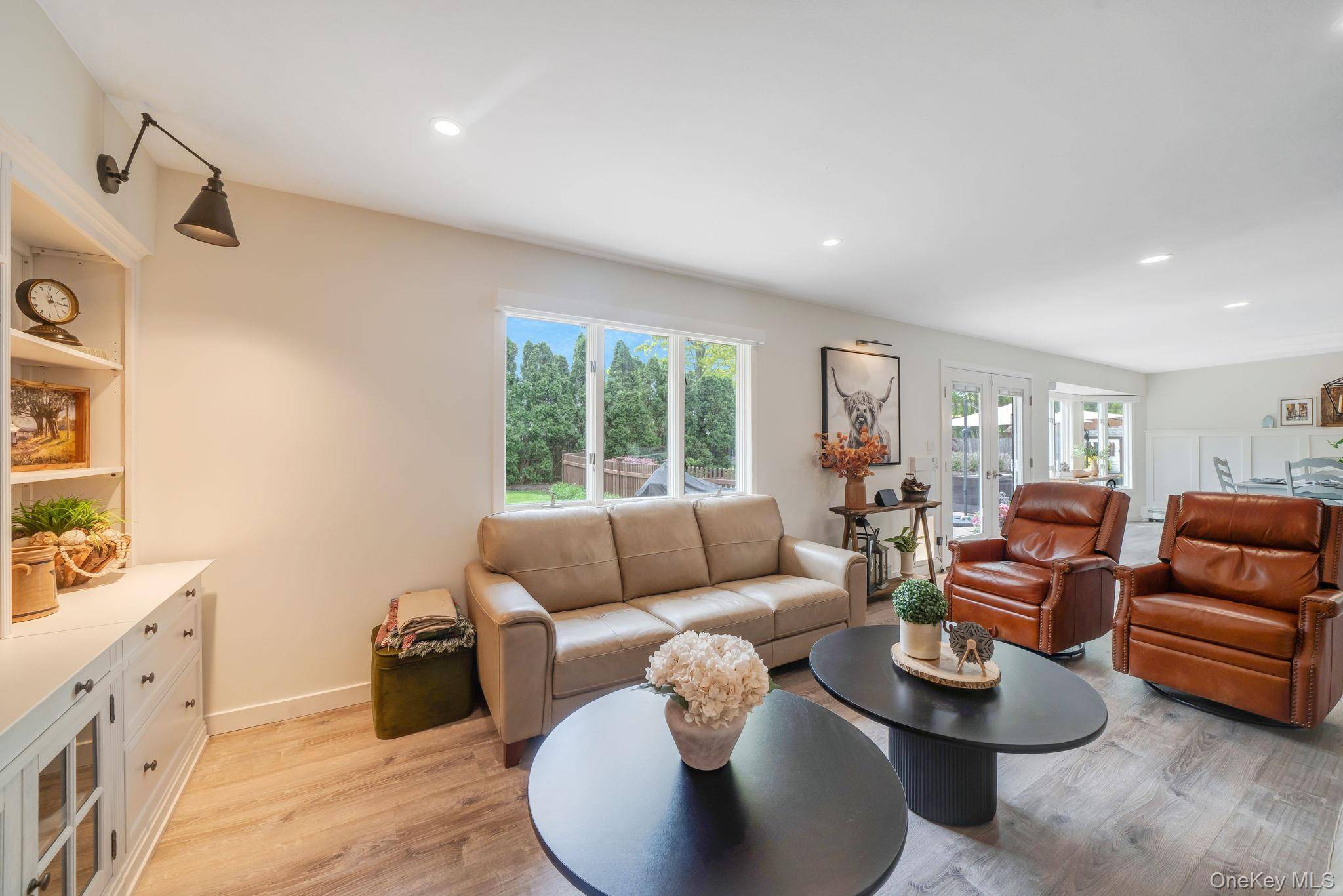 3 Bedroom Home for Sale in Coram - New York - USA - 7