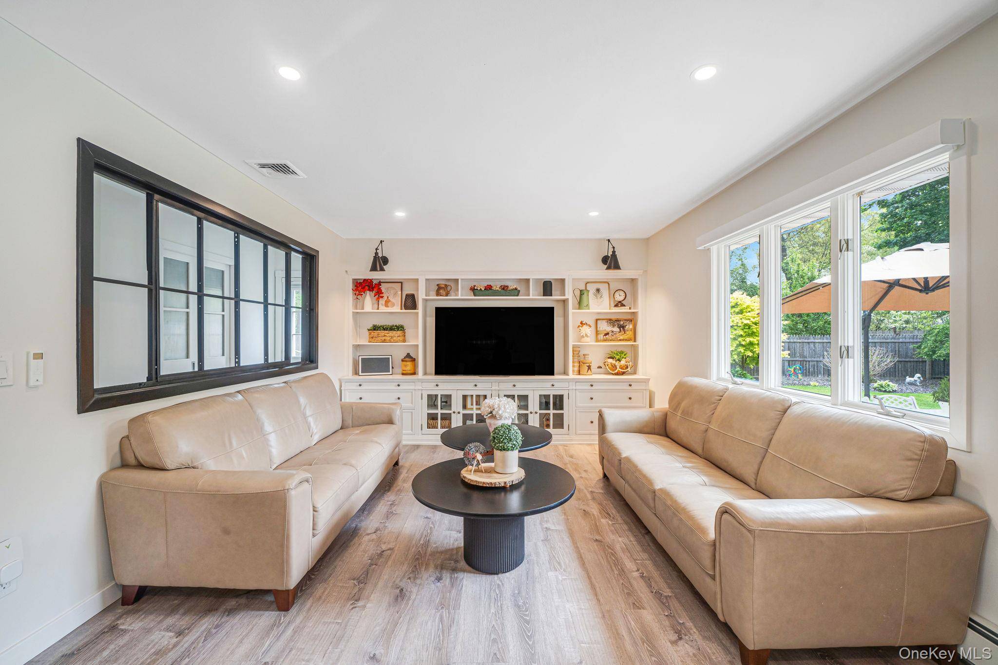 3 Bedroom Home for Sale in Coram - New York - USA - 8