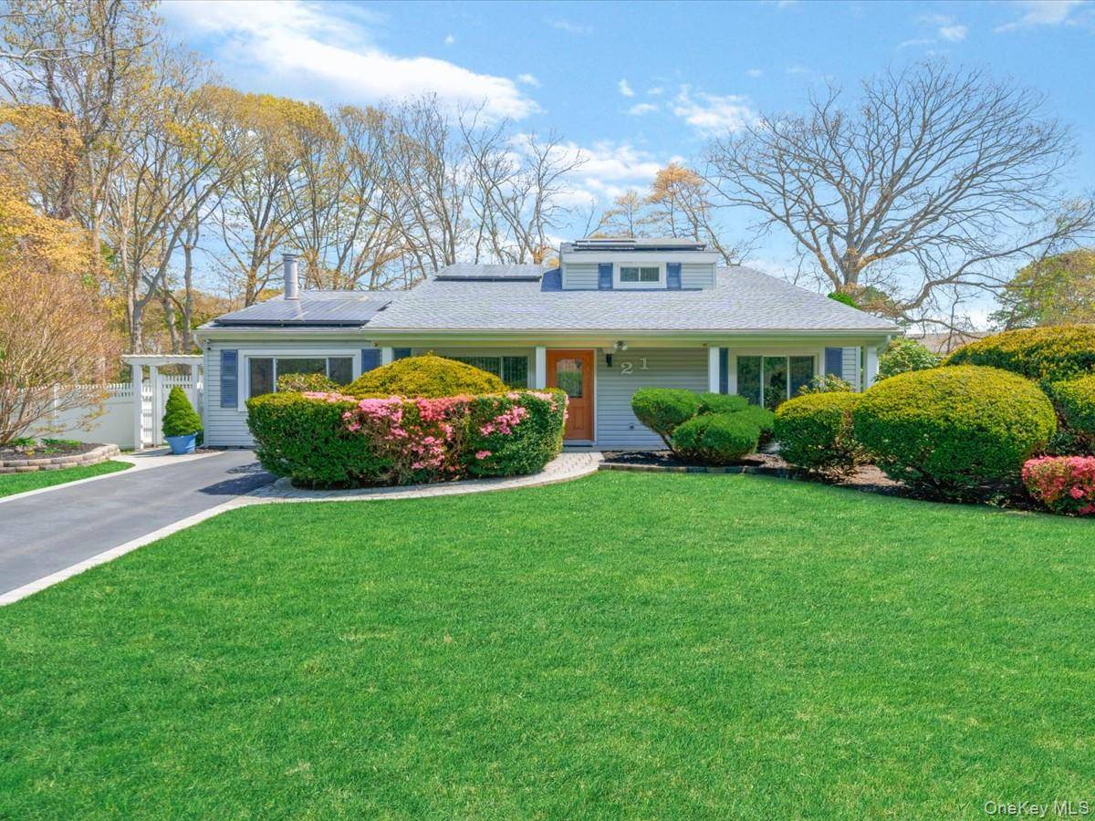 Casa de 3 Dormitorios en Venta en Coram - Nueva York - EE. UU. - 1