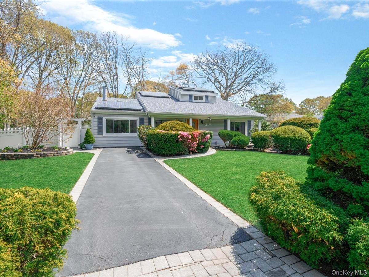 Casa de 3 Dormitorios en Venta en Coram - Nueva York - EE. UU. - 2