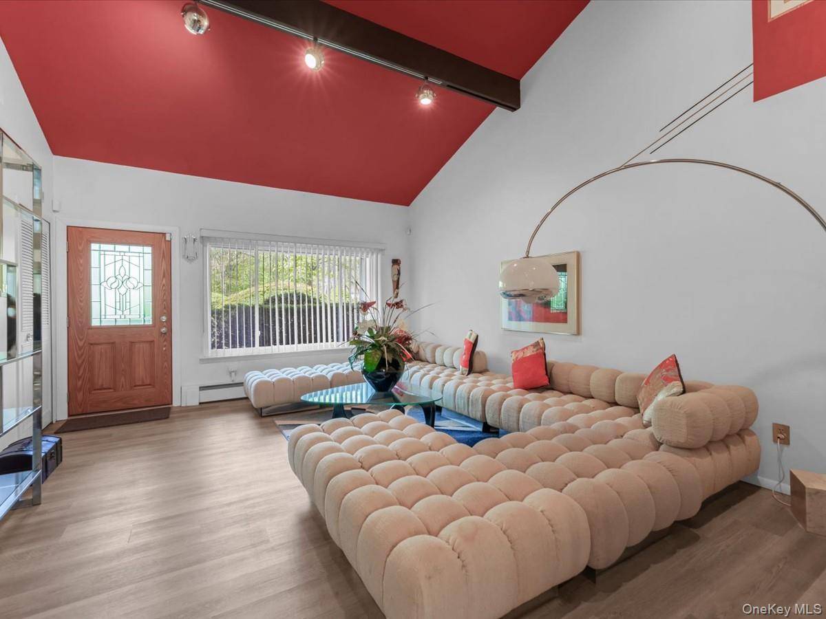 Casa de 3 Dormitorios en Venta en Coram - Nueva York - EE. UU. - 4