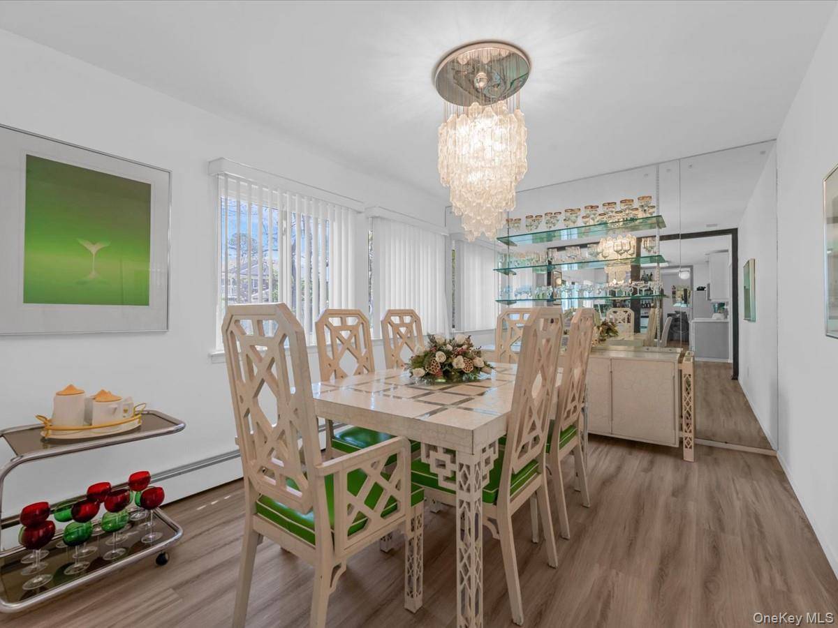 Casa de 3 Dormitorios en Venta en Coram - Nueva York - EE. UU. - 5