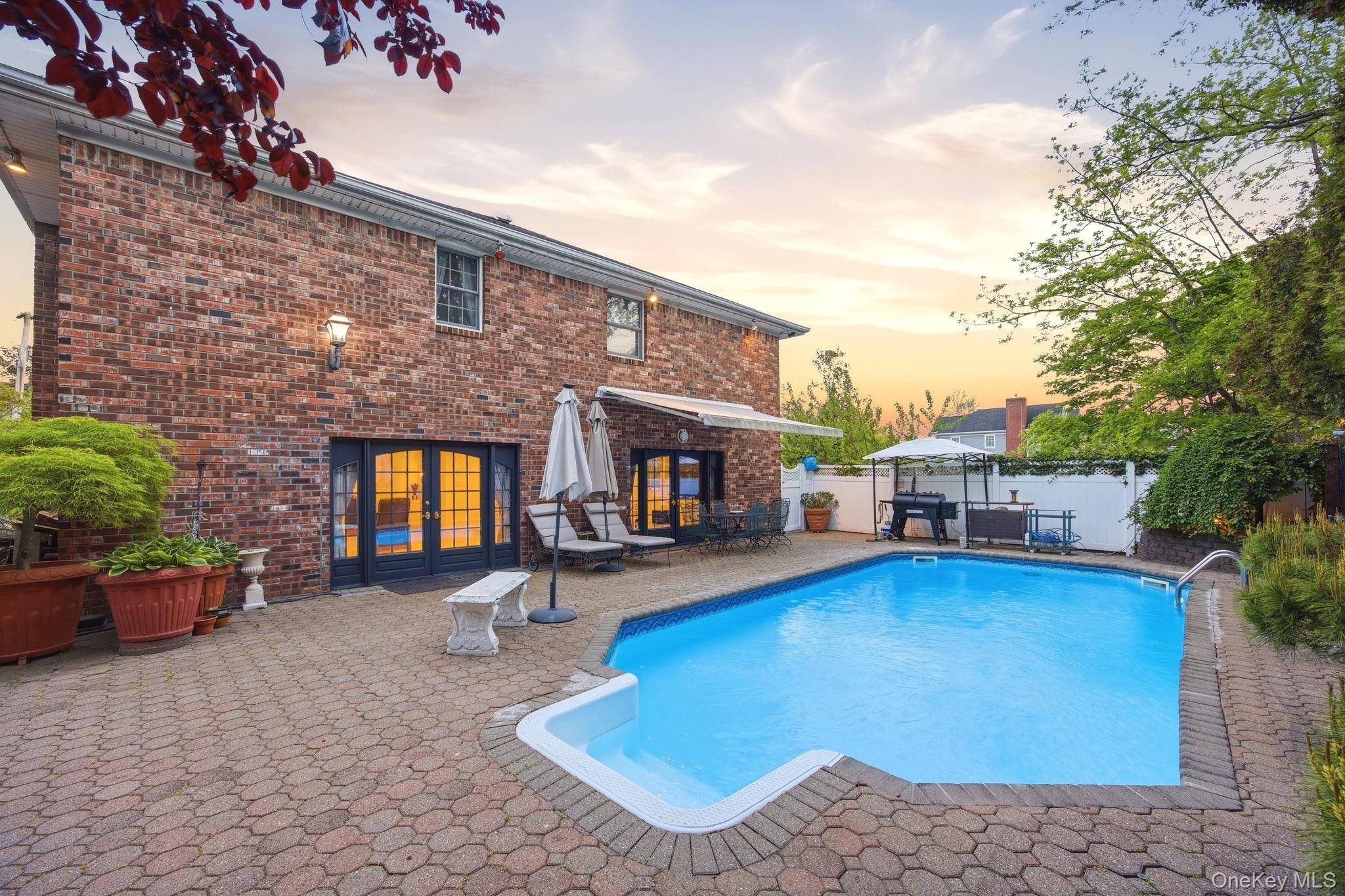 Casa com 3 Quartos à Venda em Douglaston - Nova Iorque - EUA - 3