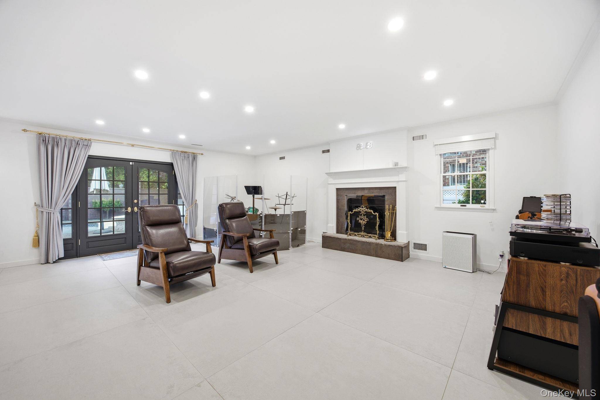 Casa com 3 Quartos à Venda em Douglaston - Nova Iorque - EUA - 7