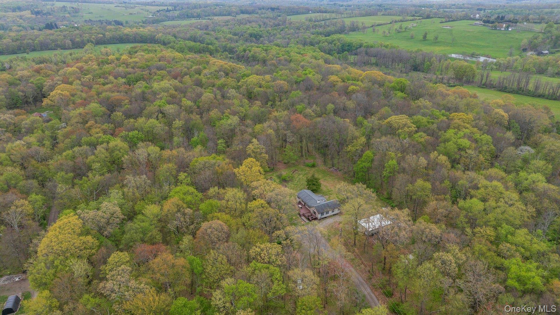 Casa com 3 Quartos à Venda em Dover Plains - Nova Iorque - EUA - 1