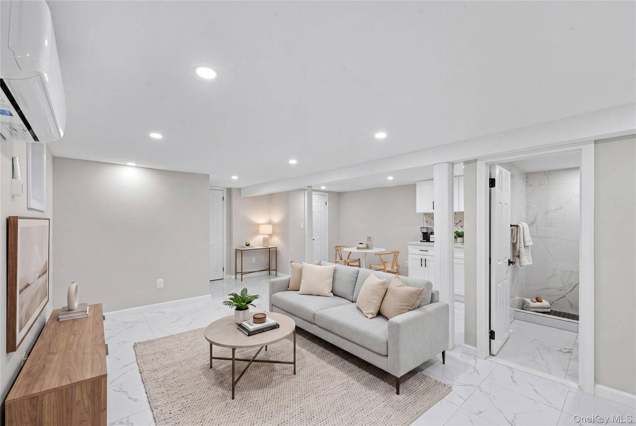 Casa de 3 Dormitorios en Venta en East Elmhurst - Nueva York - EE. UU. - 8
