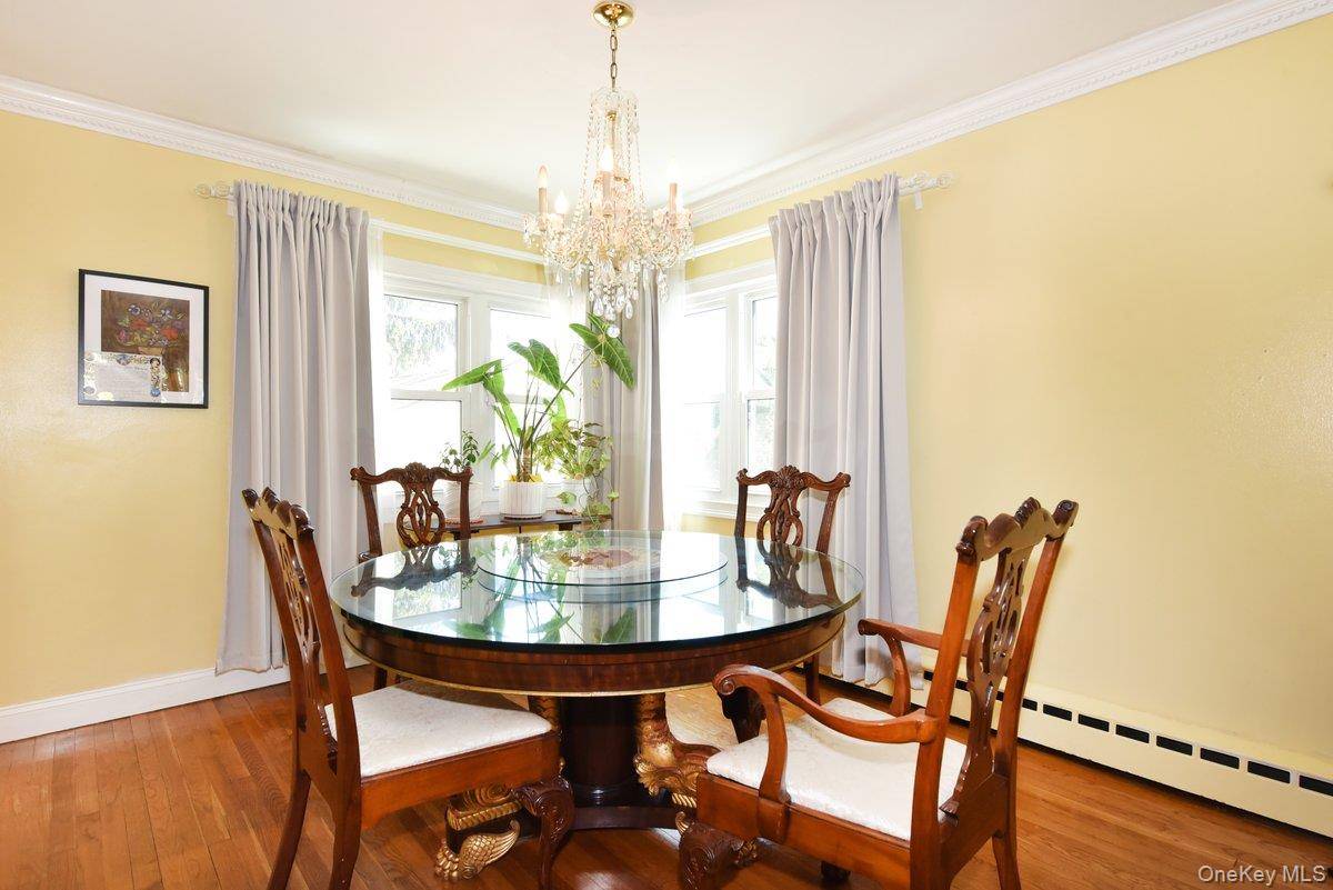 3 Bedroom Home for Sale in East Meadow - New York - USA - 8