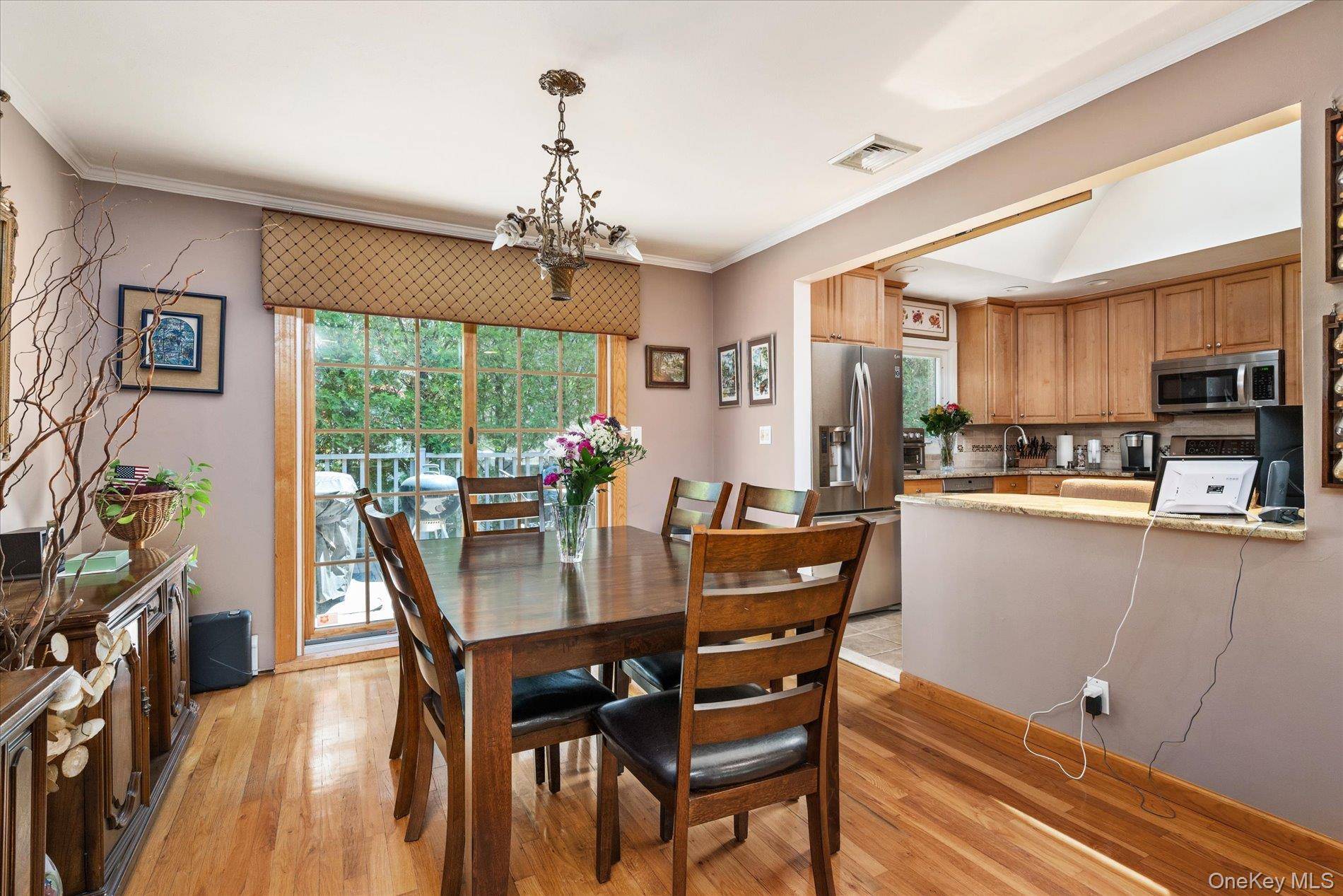 Casa com 3 Quartos à Venda em East Meadow - Nova Iorque - EUA - 5