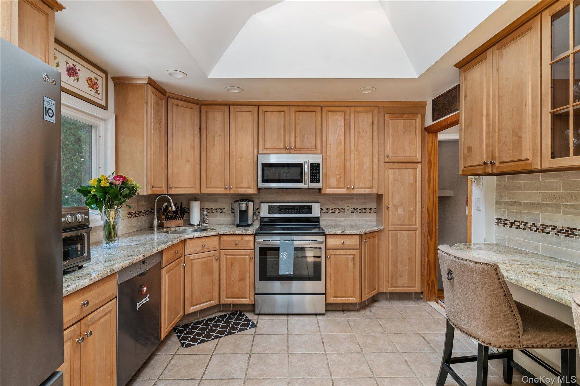 Casa com 3 Quartos à Venda em East Meadow - Nova Iorque - EUA - 7