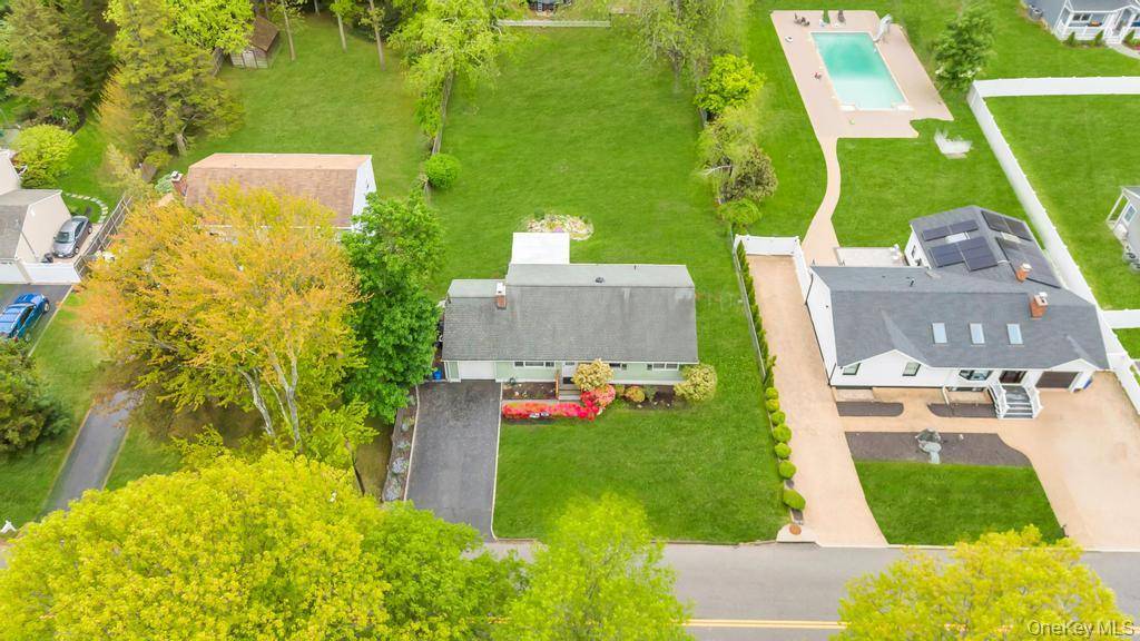 Casa com 3 Quartos à Venda em East Northport - Nova Iorque - EUA - 3