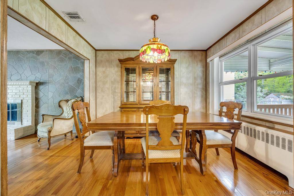 Casa com 3 Quartos à Venda em East Northport - Nova Iorque - EUA - 8