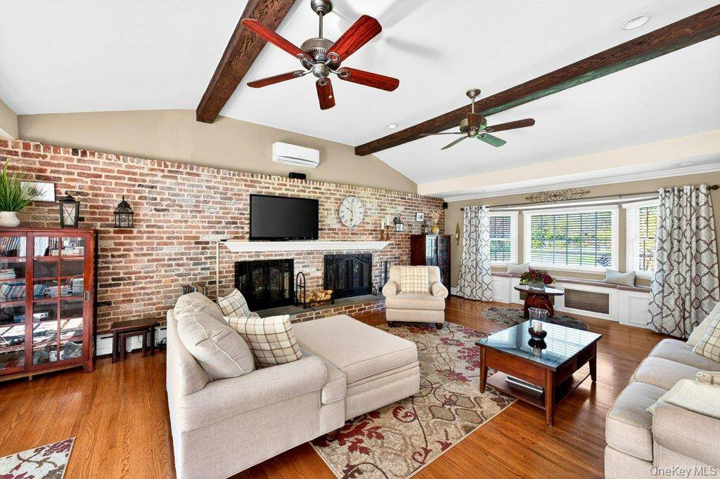 3 Bedroom Home for Sale in East Patchogue - New York - USA - 8