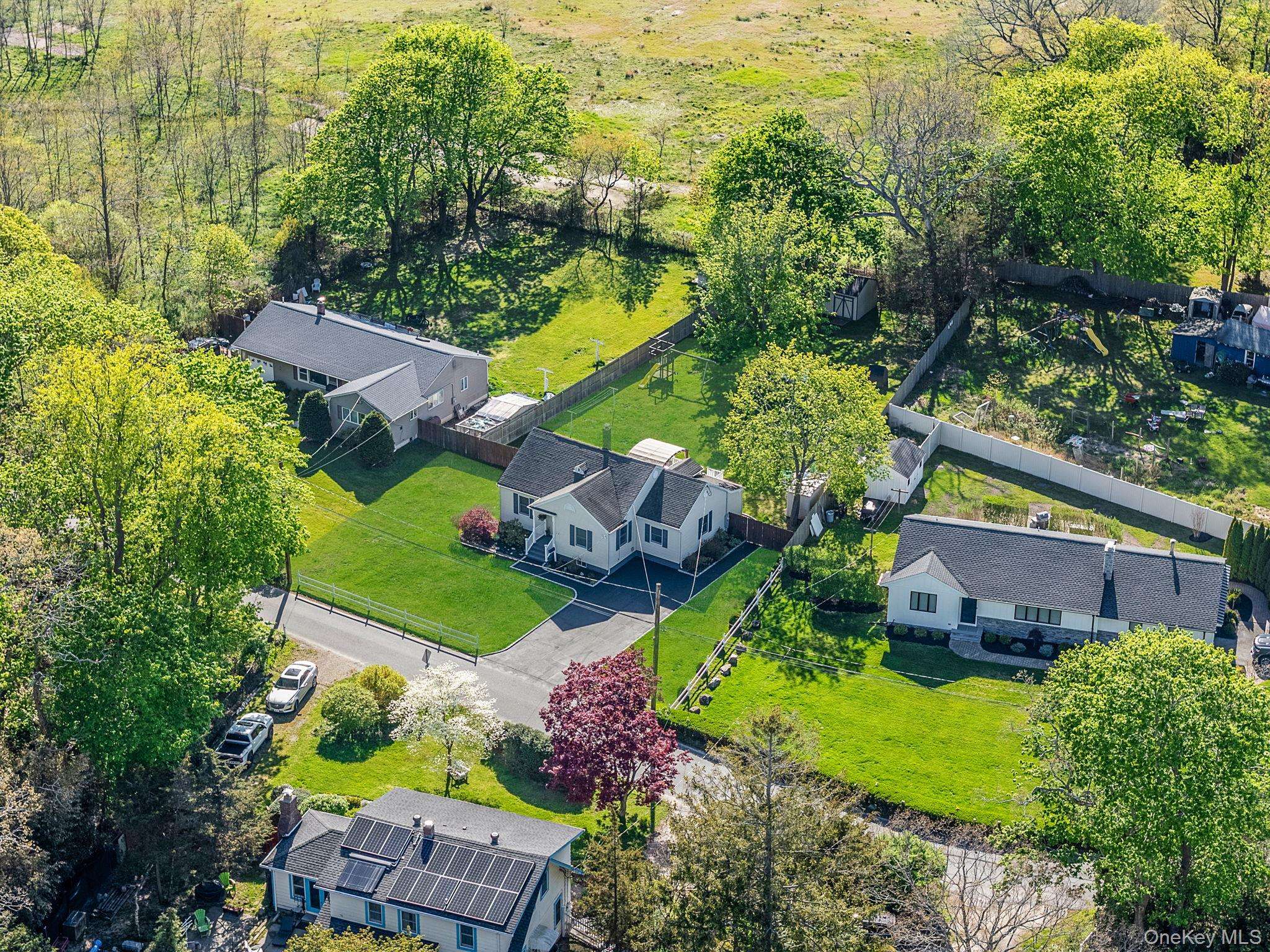 Casa com 3 Quartos à Venda em East Patchogue - Nova Iorque - EUA - 1