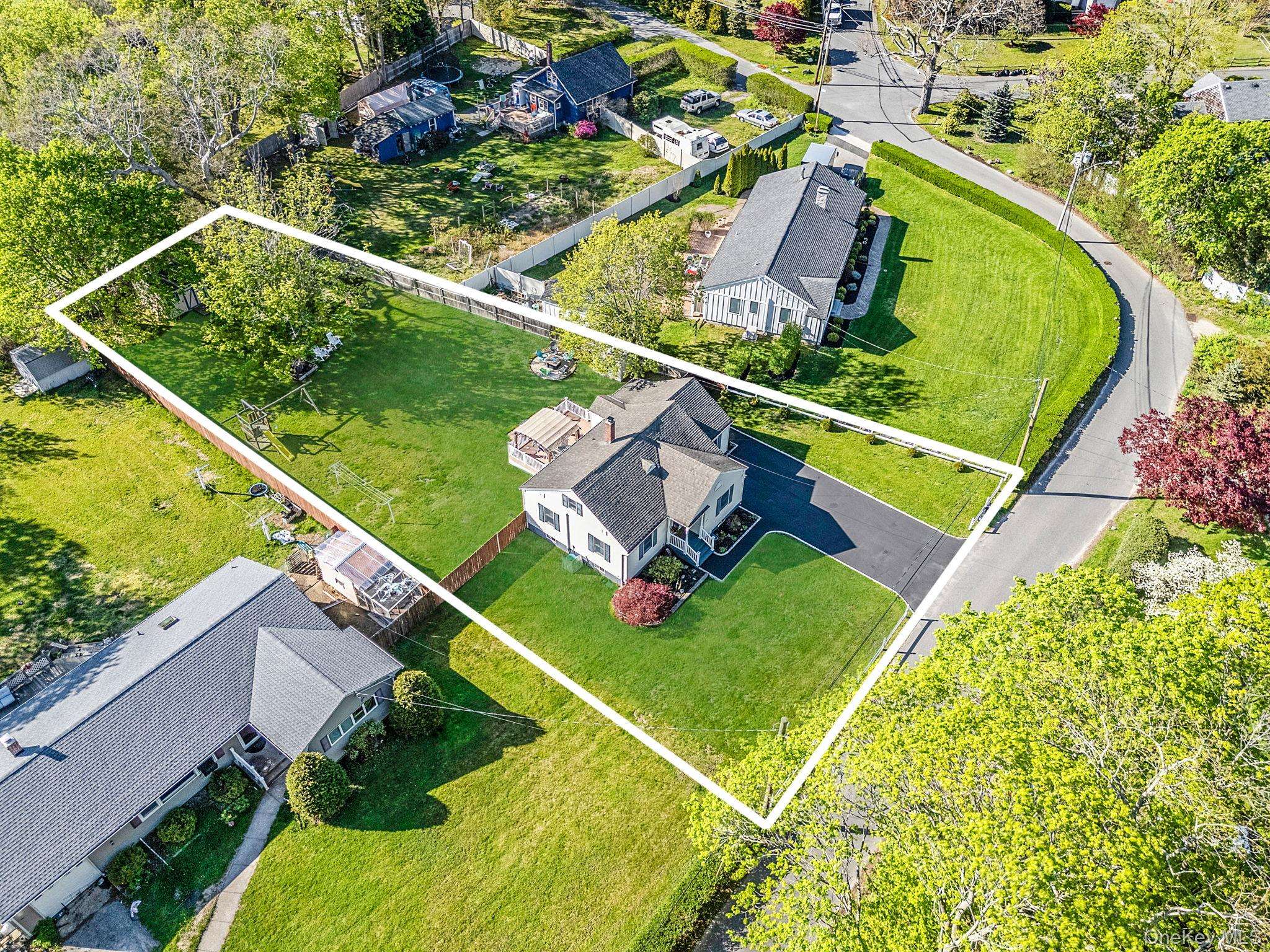 Casa com 3 Quartos à Venda em East Patchogue - Nova Iorque - EUA - 8