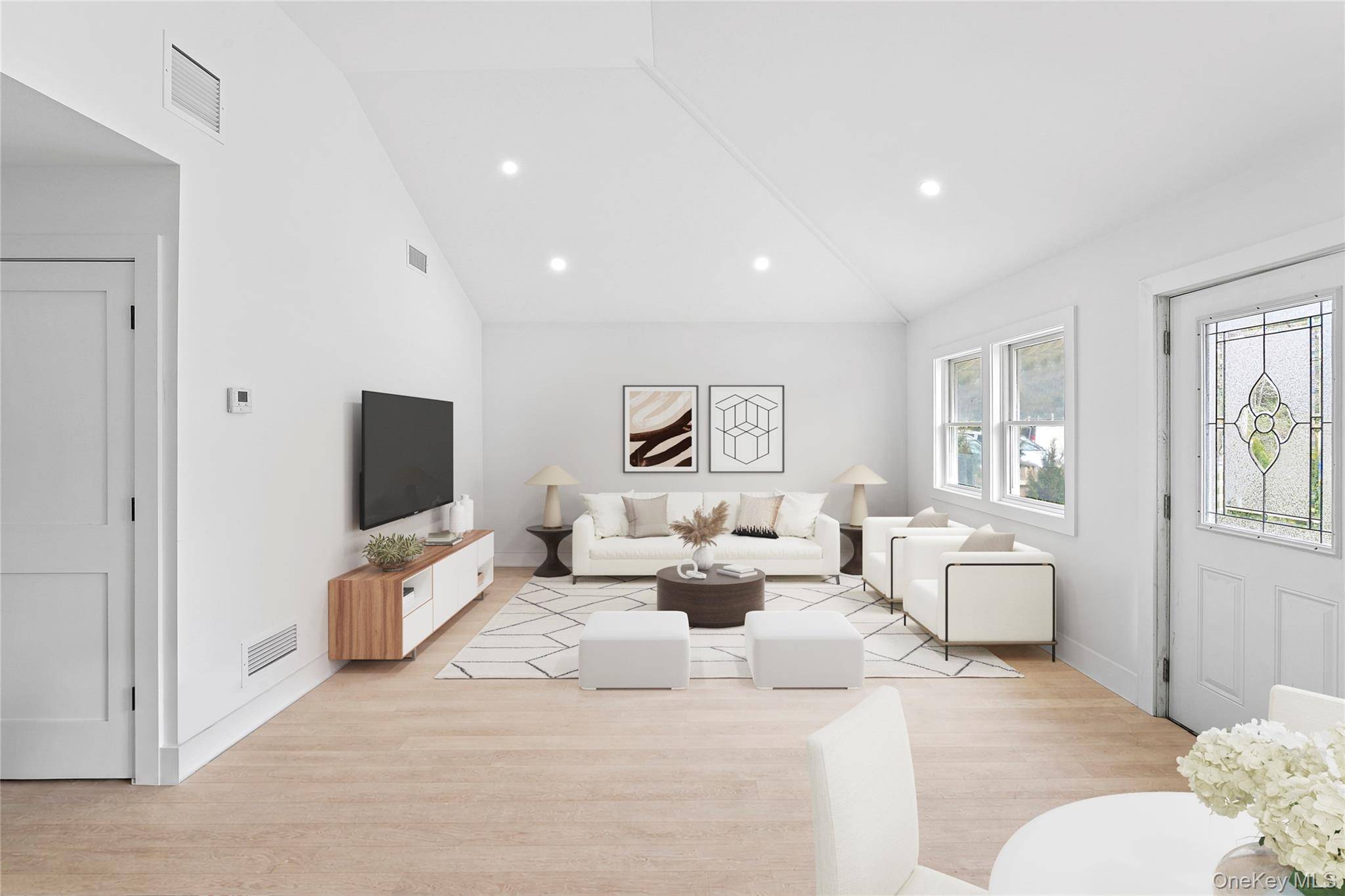 3 Bedroom Home for Sale in East Quogue - New York - USA - 4