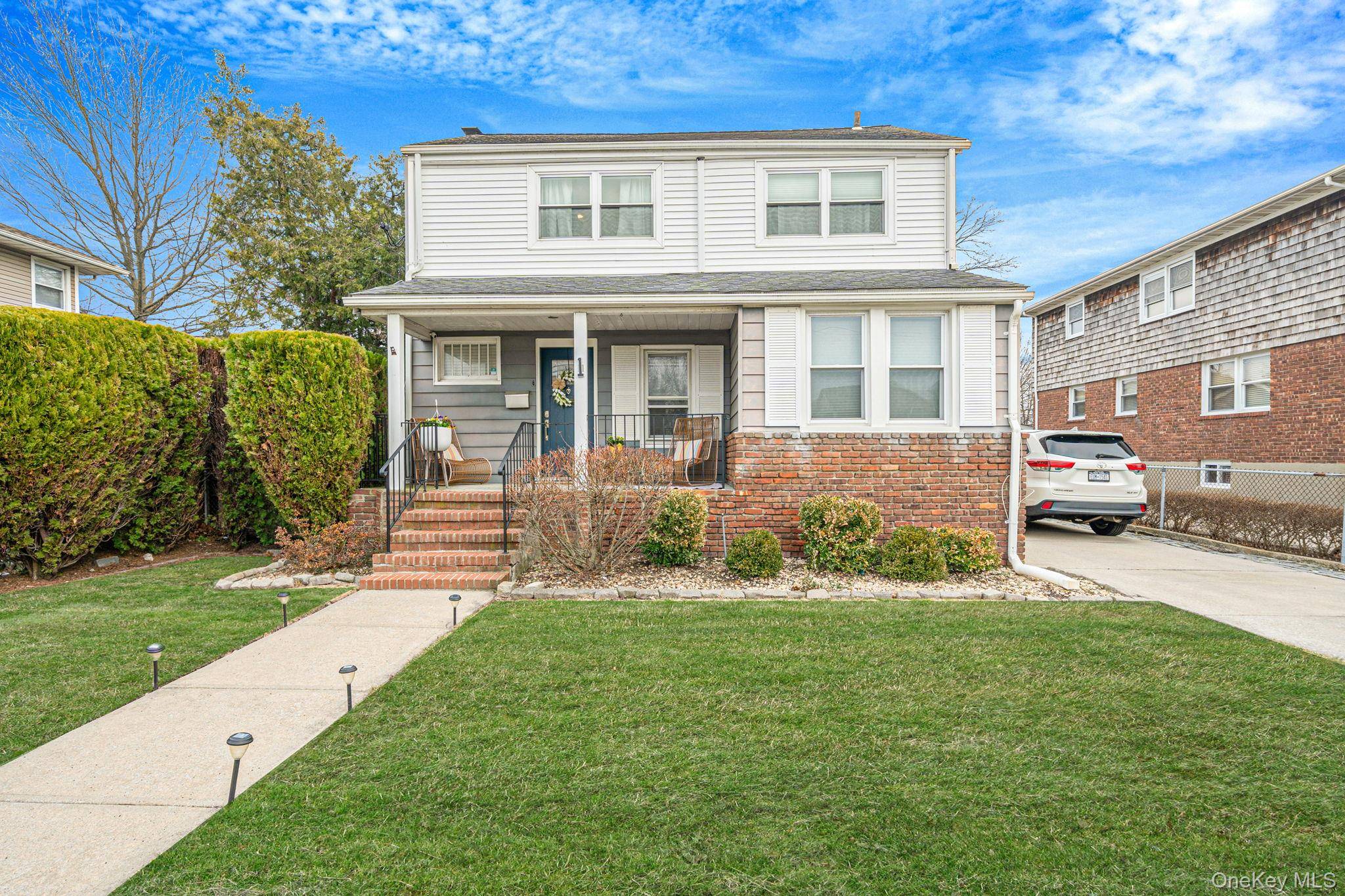 Casa de 3 Dormitorios en Venta en East Rockaway - Nueva York - EE. UU. - 1