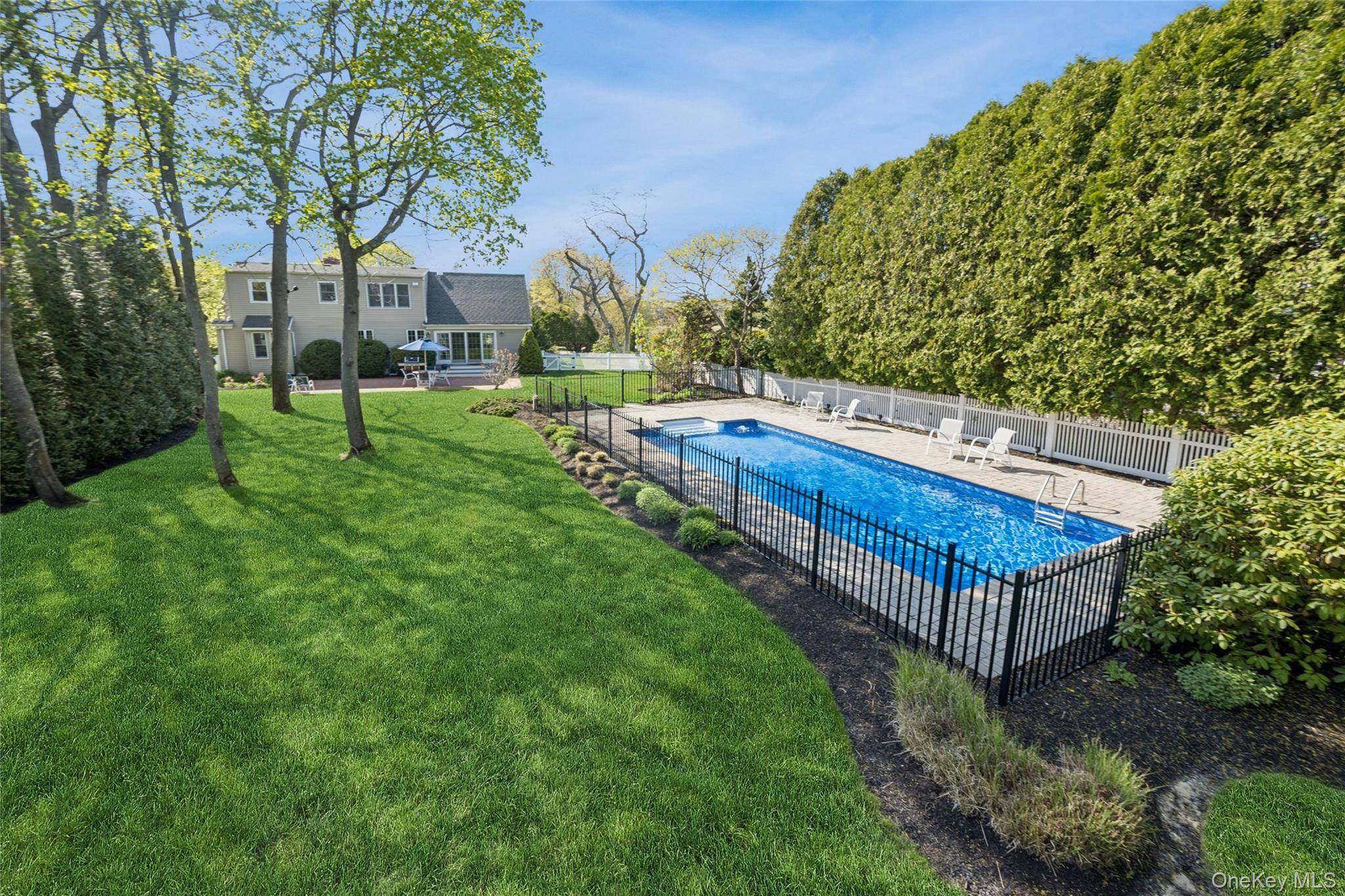 Casa de 3 Dormitorios en Venta en Eastport - Nueva York - EE. UU. - 2