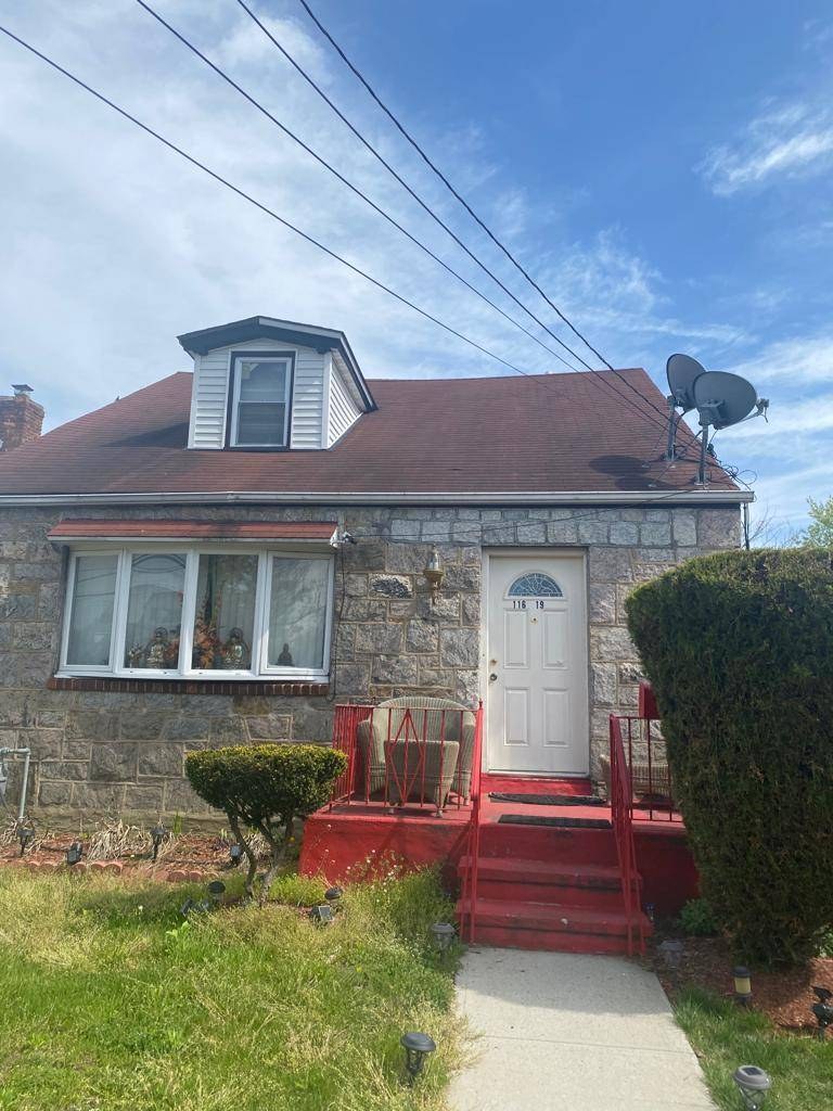 Casa com 3 Quartos à Venda em Elmont - Nova Iorque - EUA - 1